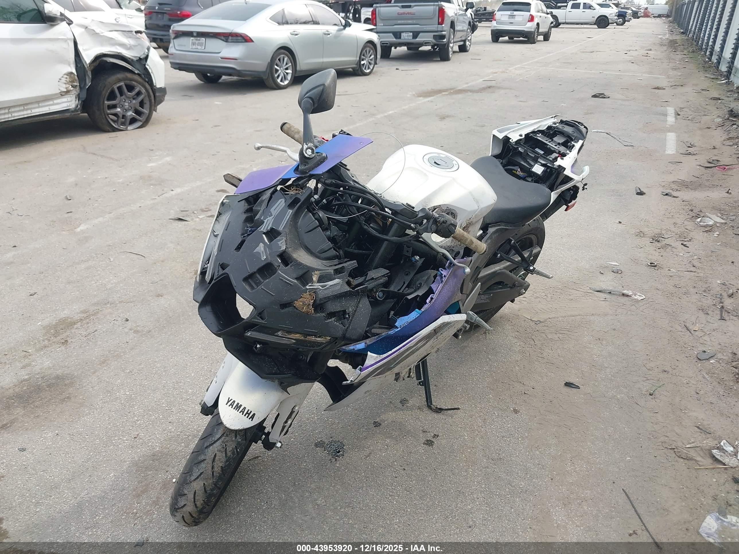 YAMAHA YFZ320 image 2