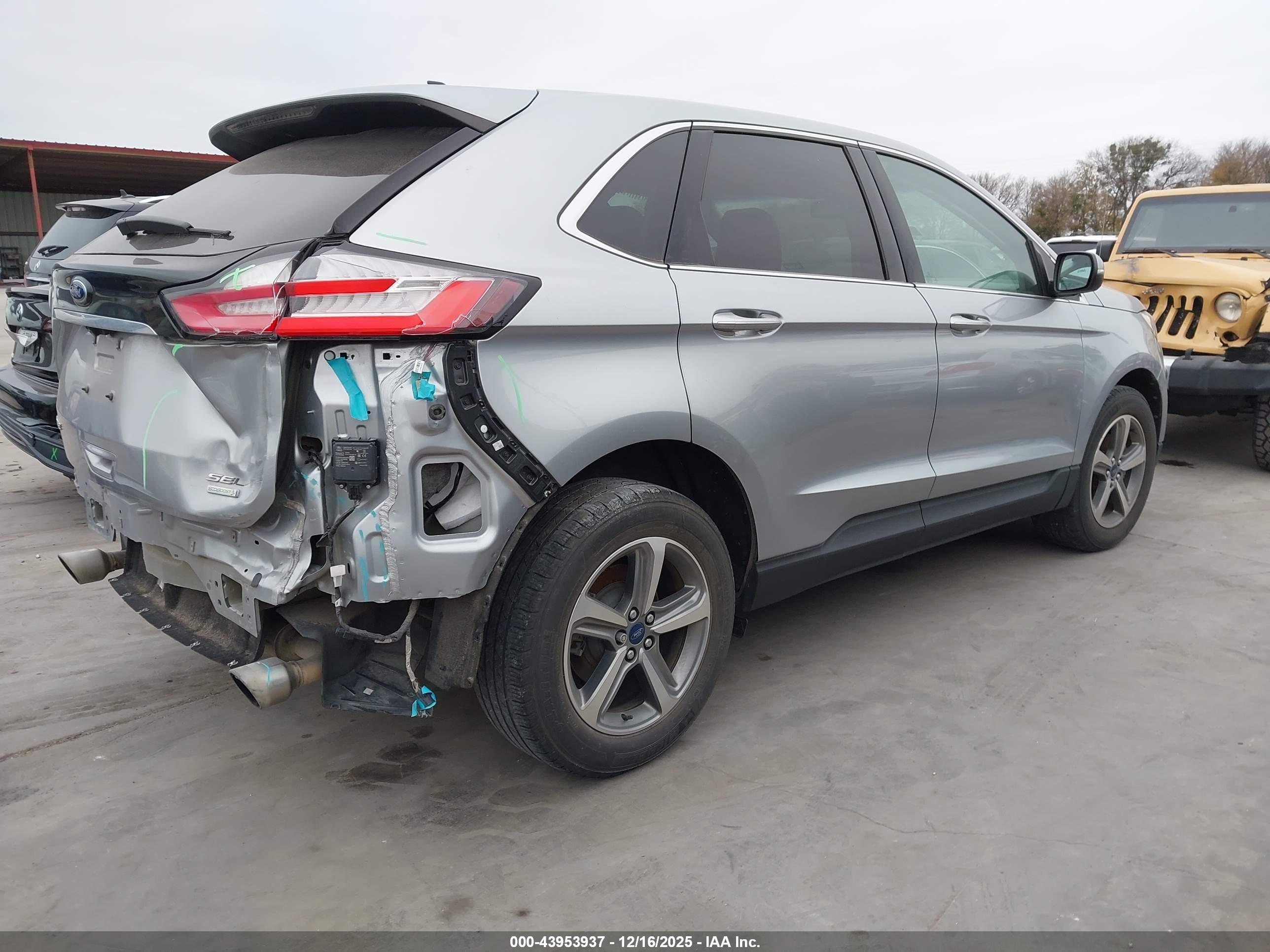 FORD EDGE image 4
