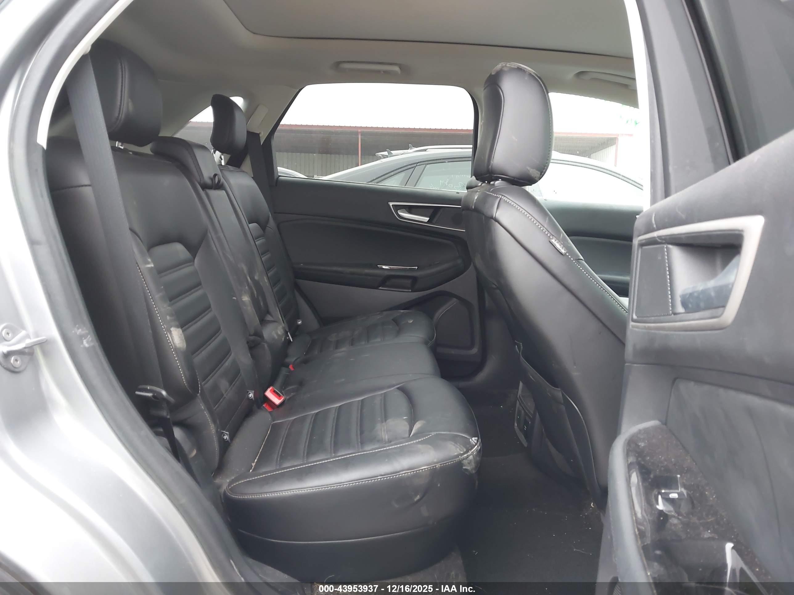 FORD EDGE image 8