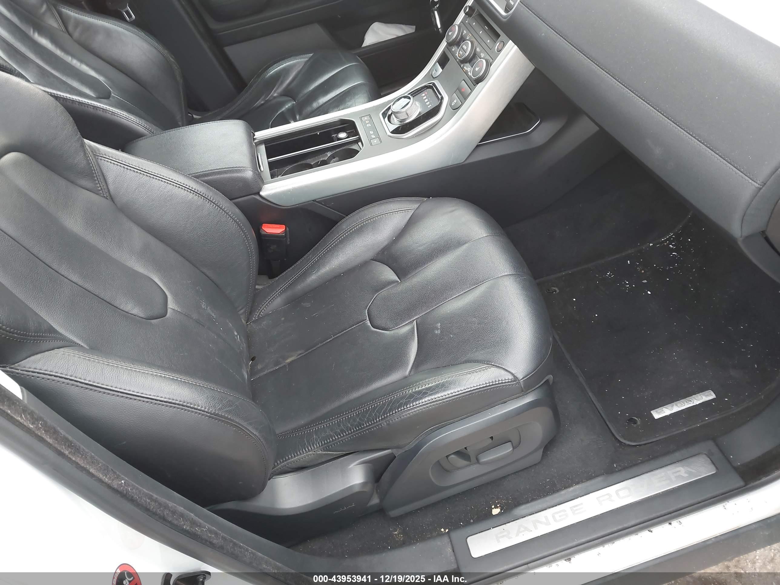 LAND ROVER image 5