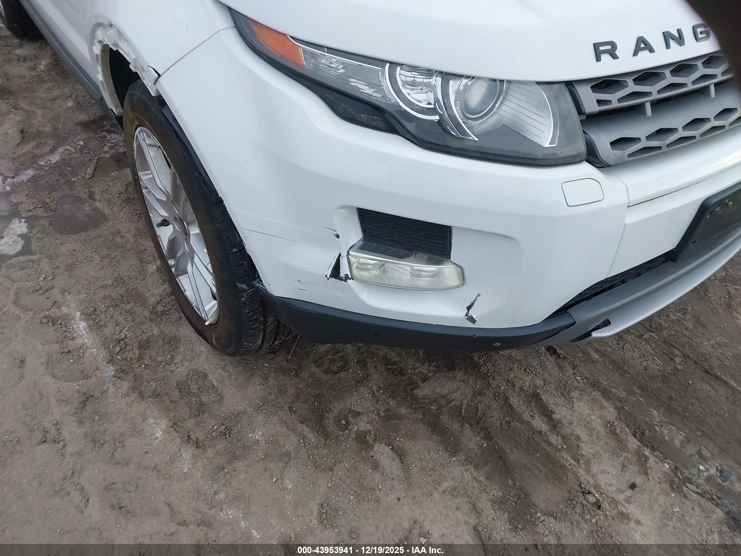 LAND ROVER image 6