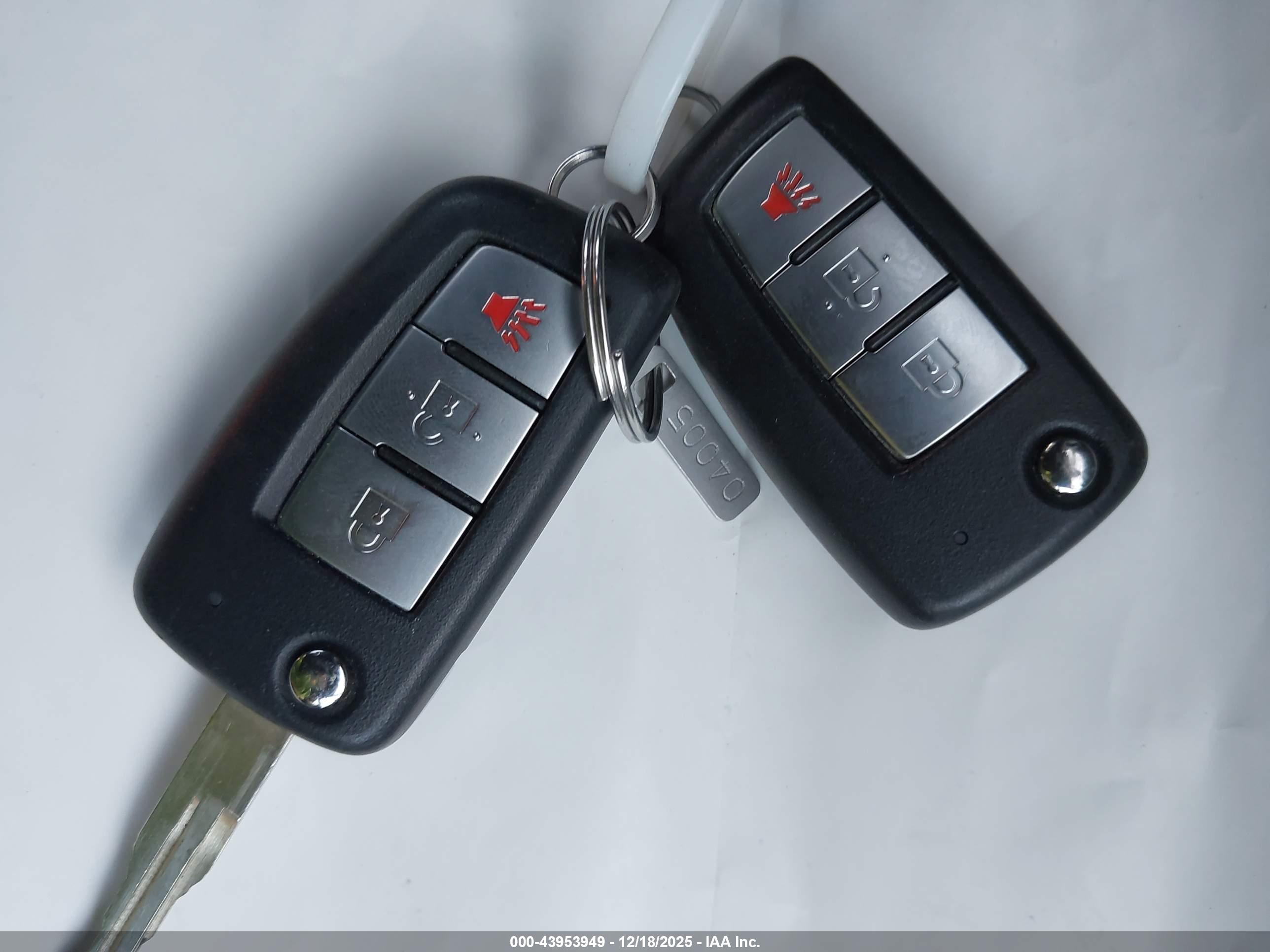 NISSAN ROGUE image 11