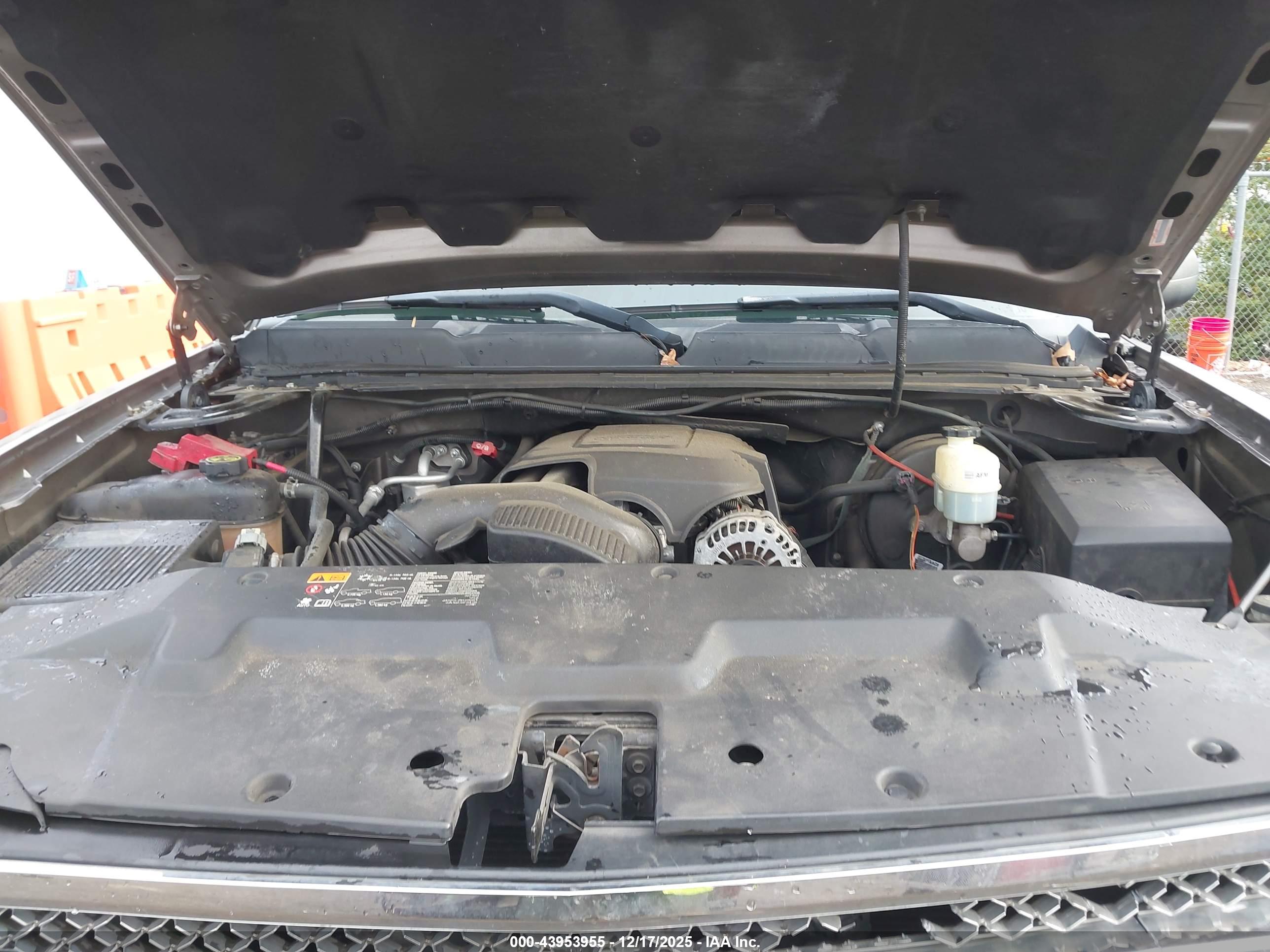 CHEVROLET SILVERADO image 10