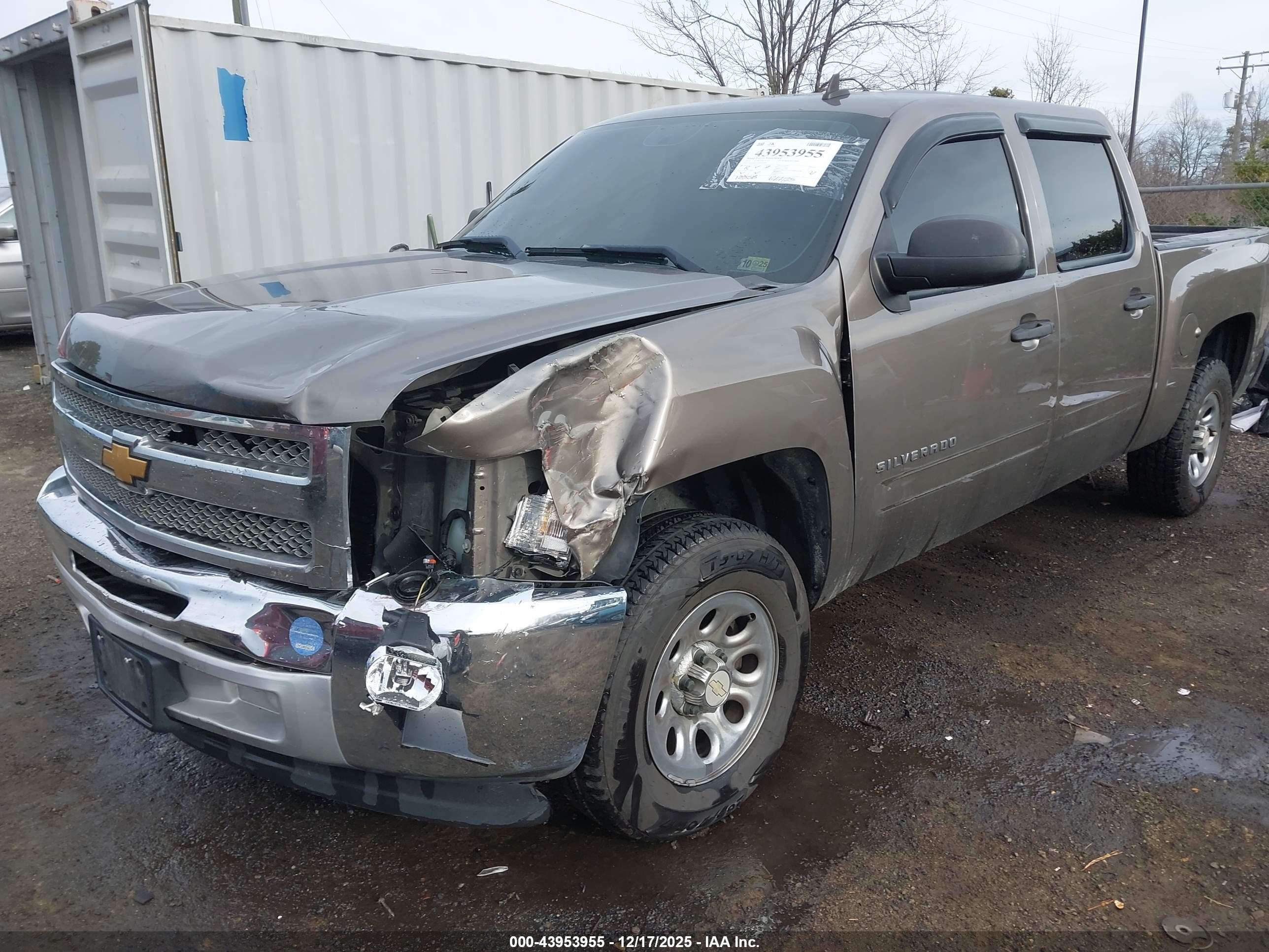 CHEVROLET SILVERADO image 2