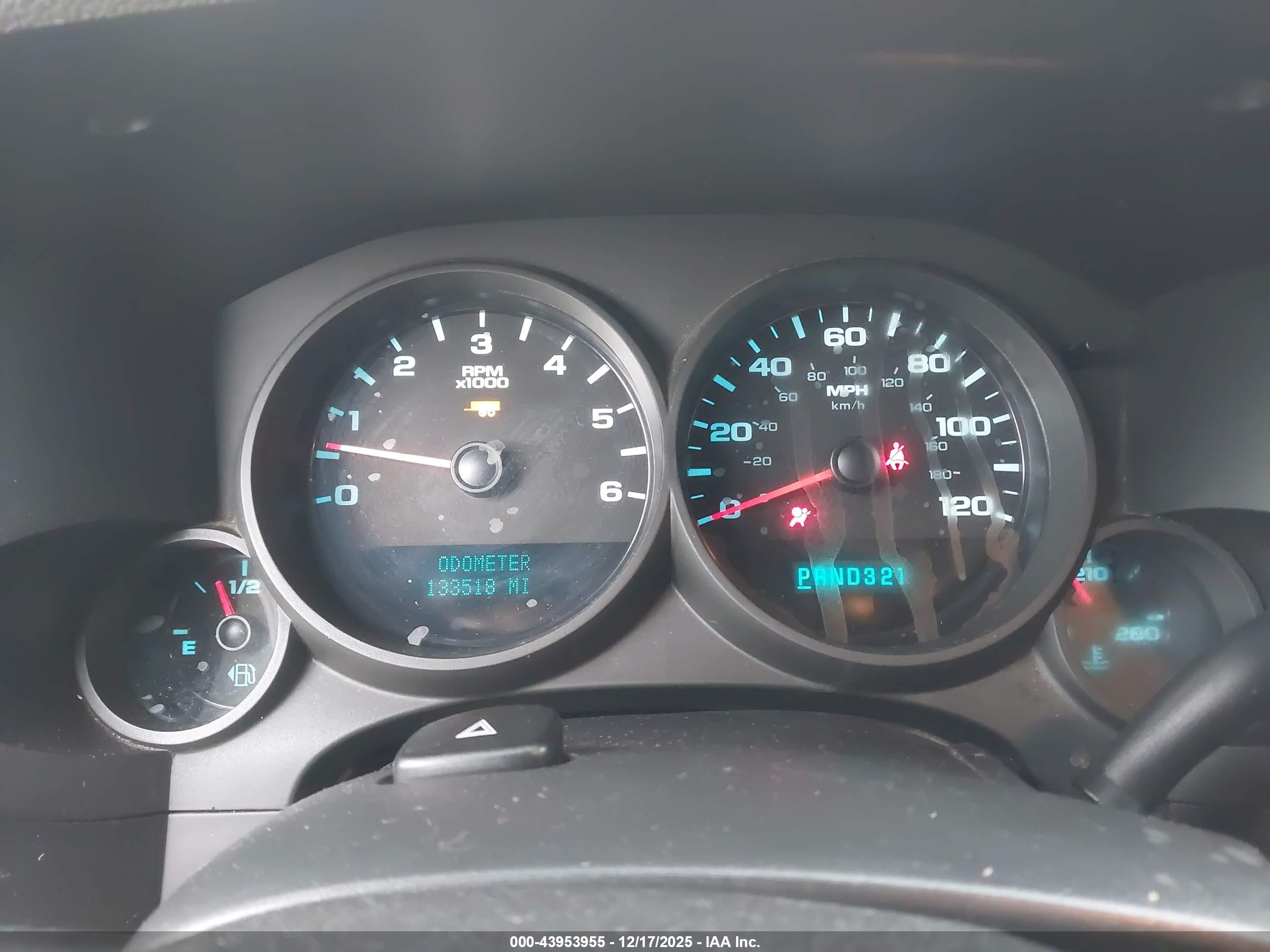 CHEVROLET SILVERADO image 7