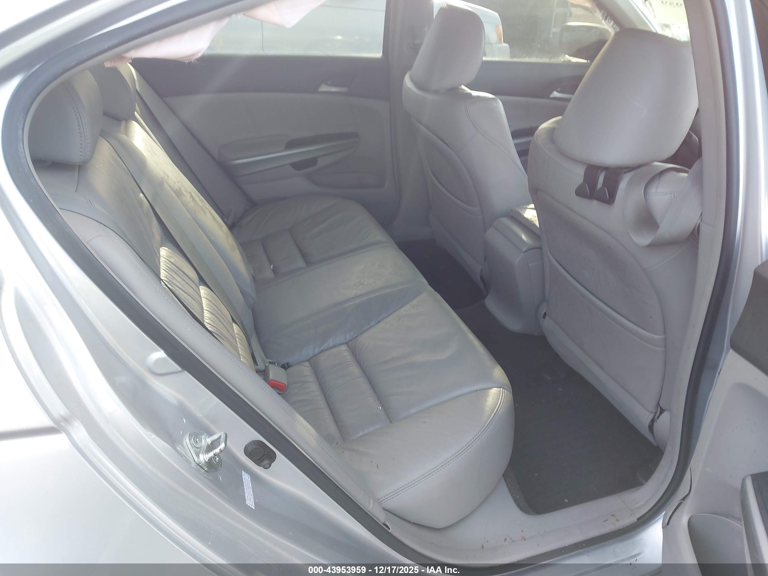HONDA ACCORD image 8