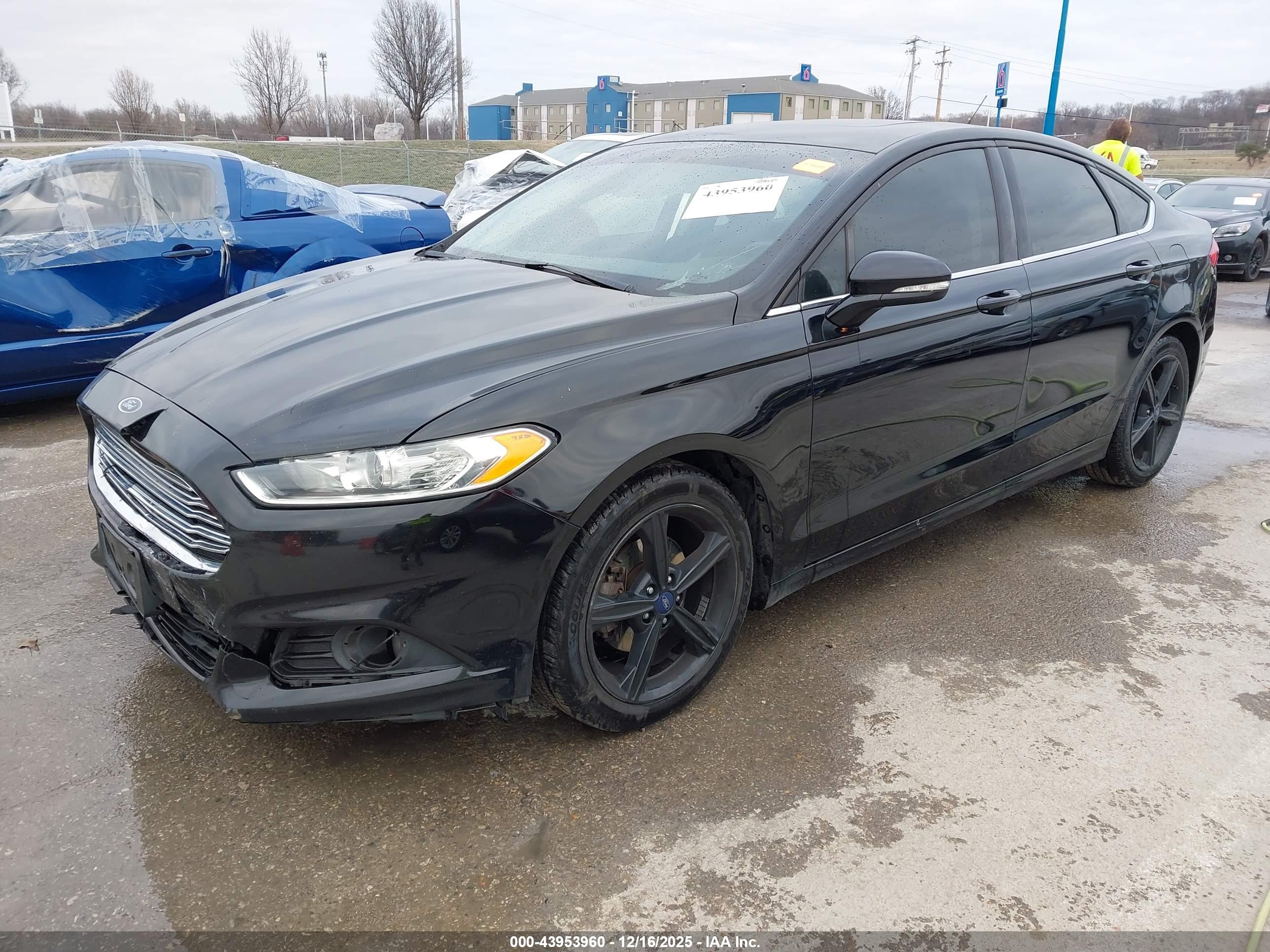 FORD FUSION image 2