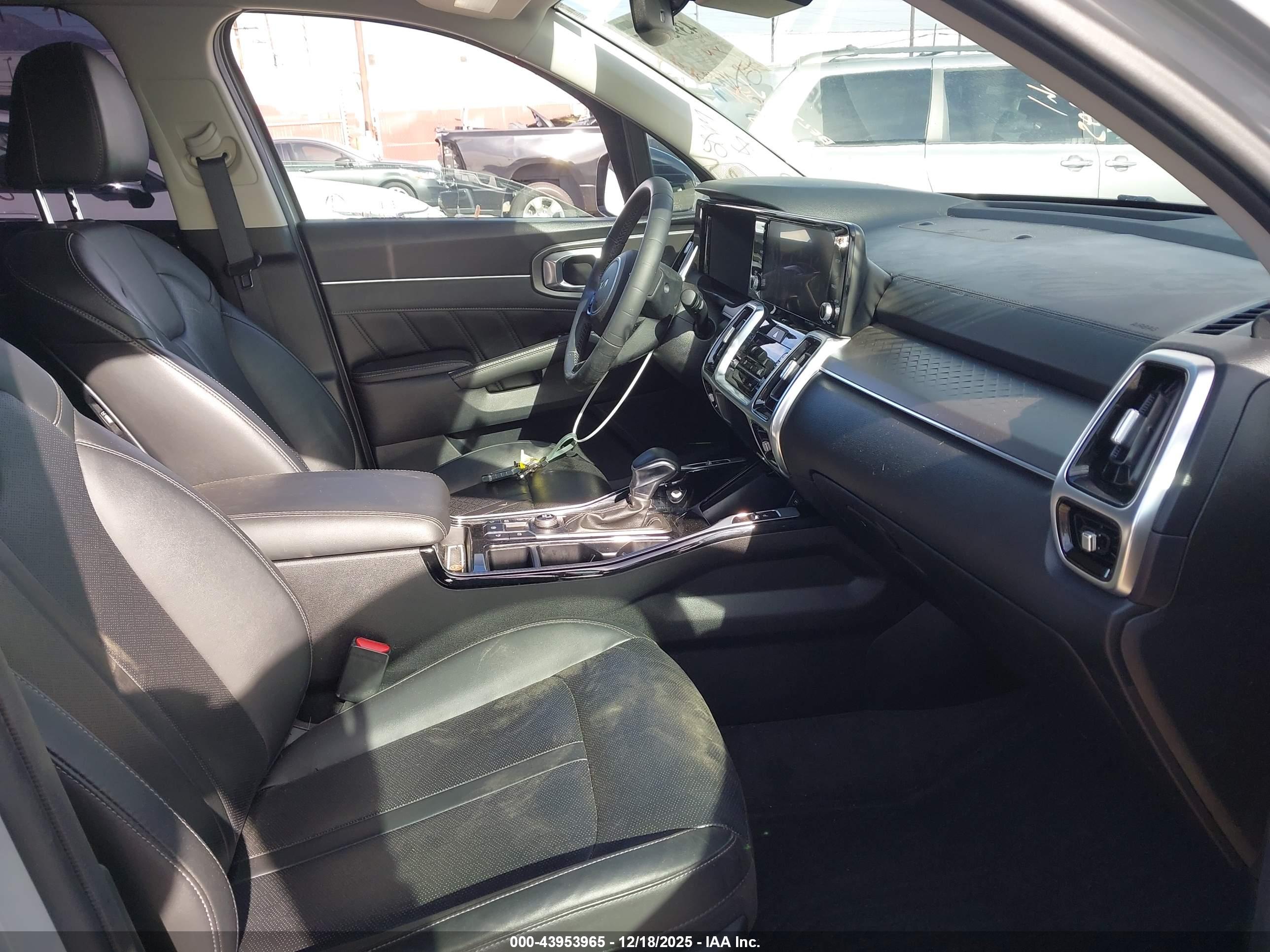KIA SORENTO image 5
