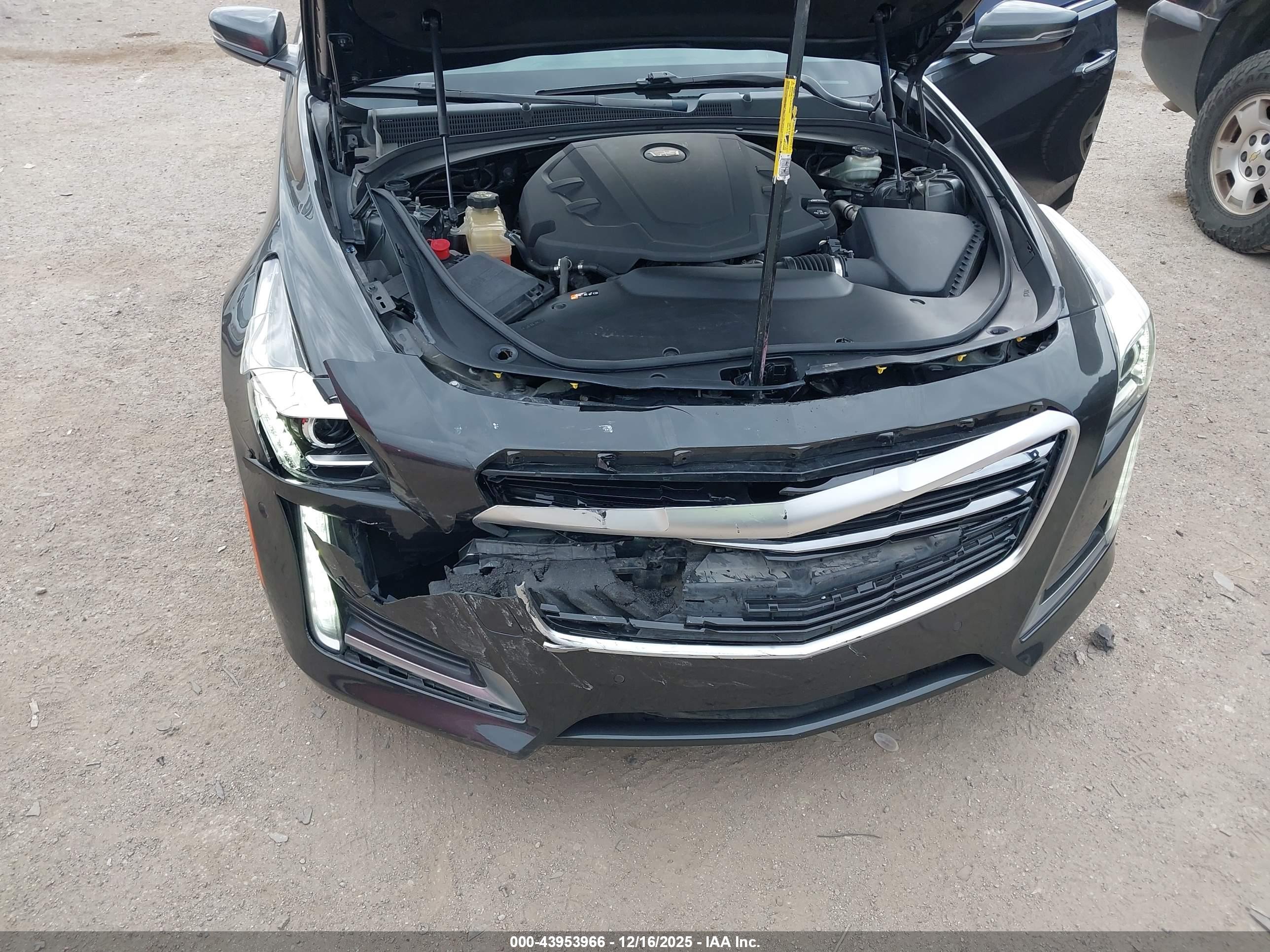 CADILLAC CTS image 6