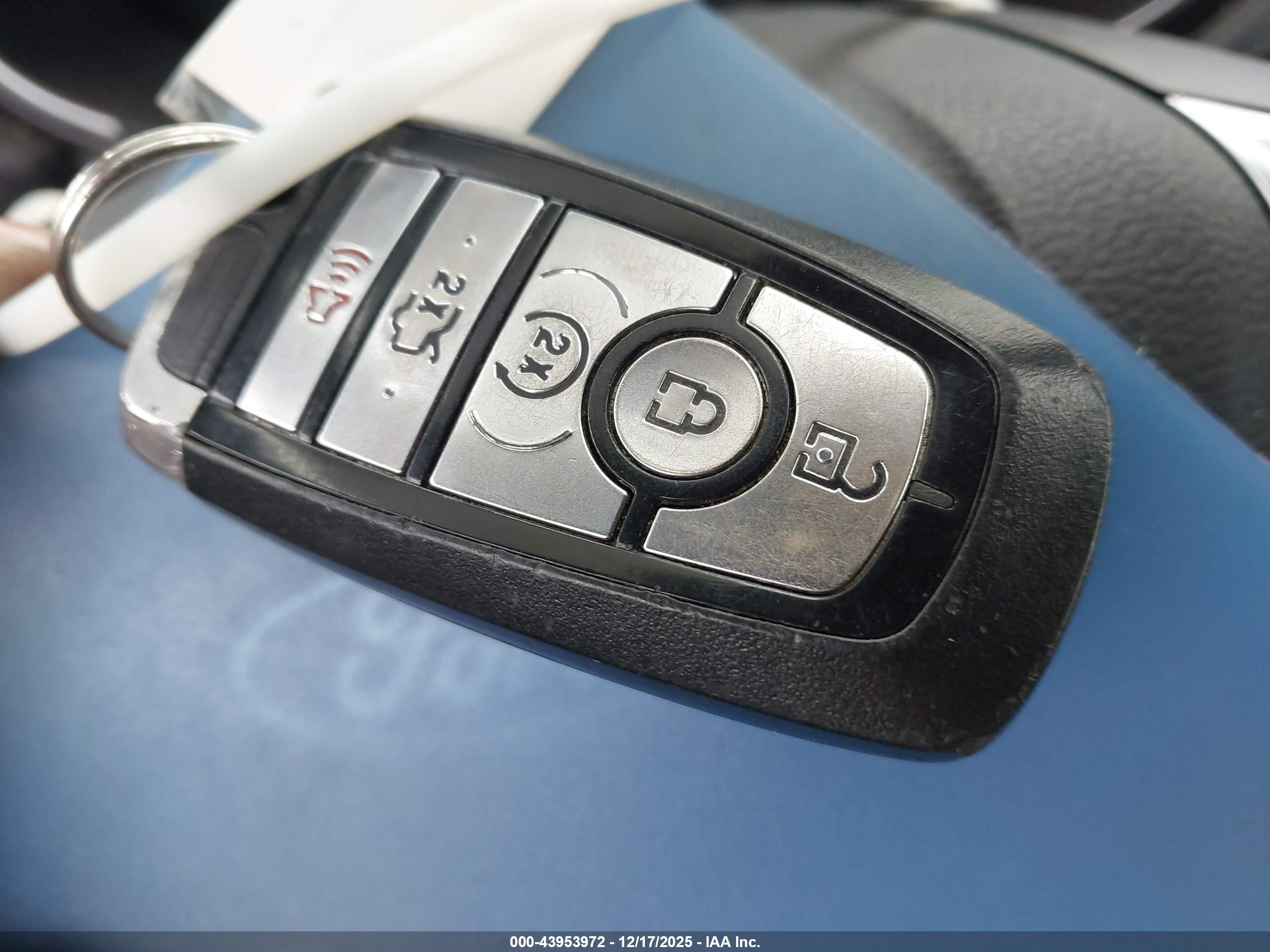 FORD FUSION image 11
