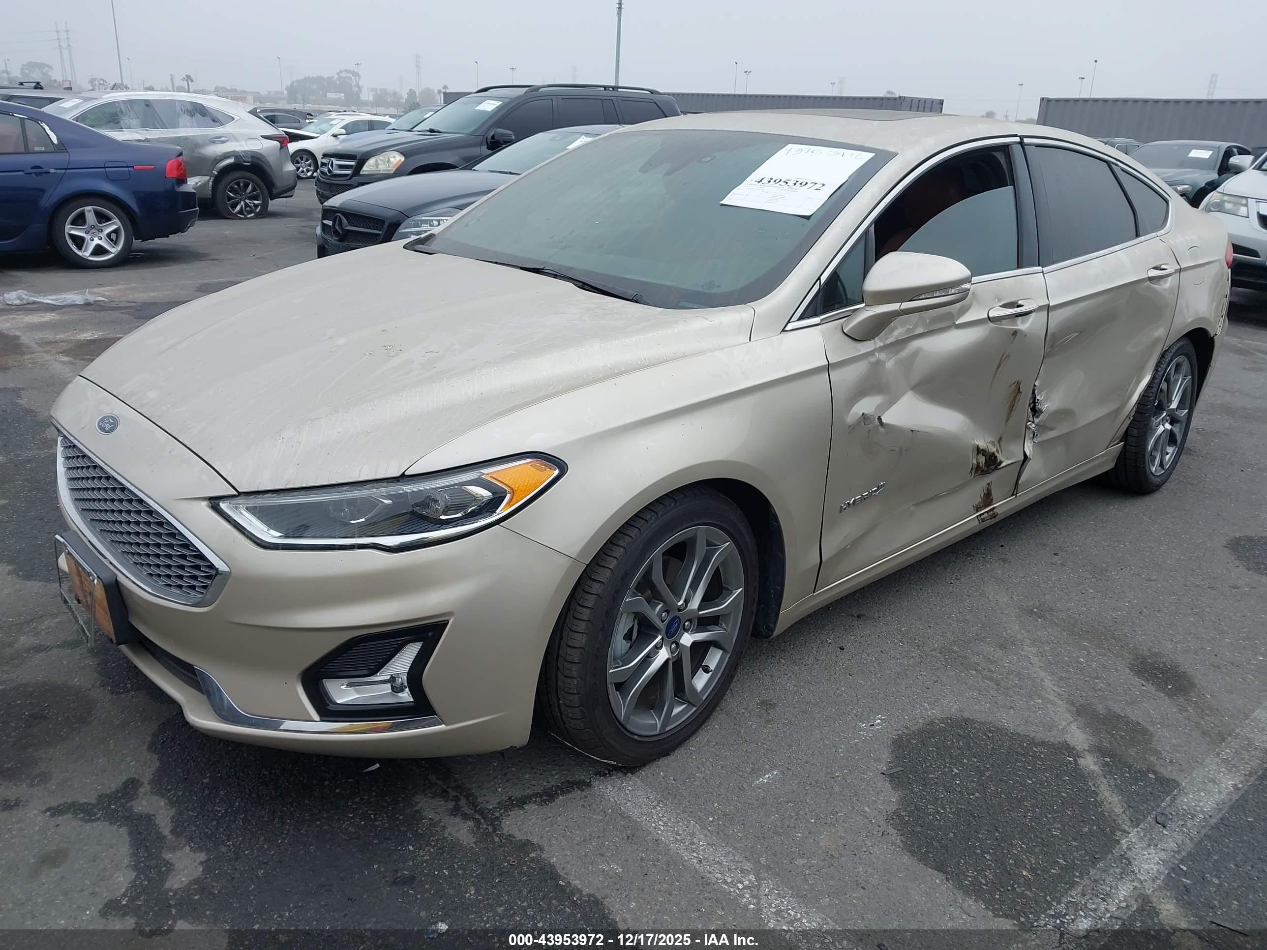 FORD FUSION image 2