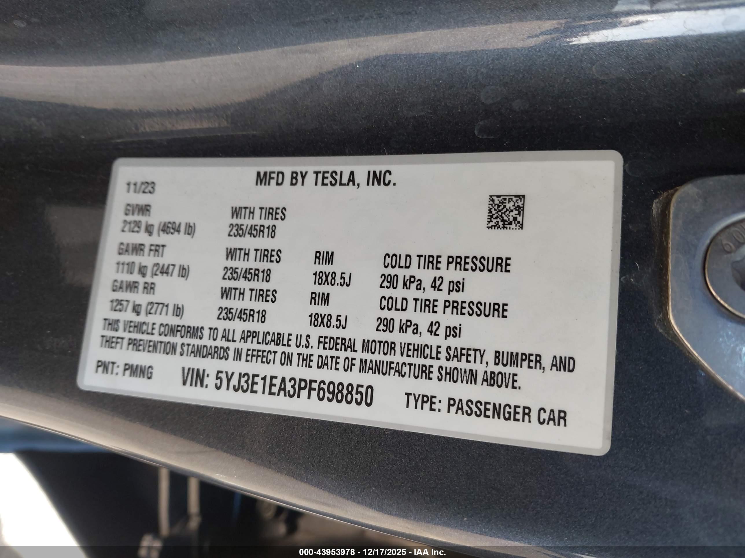 TESLA MODEL image 9