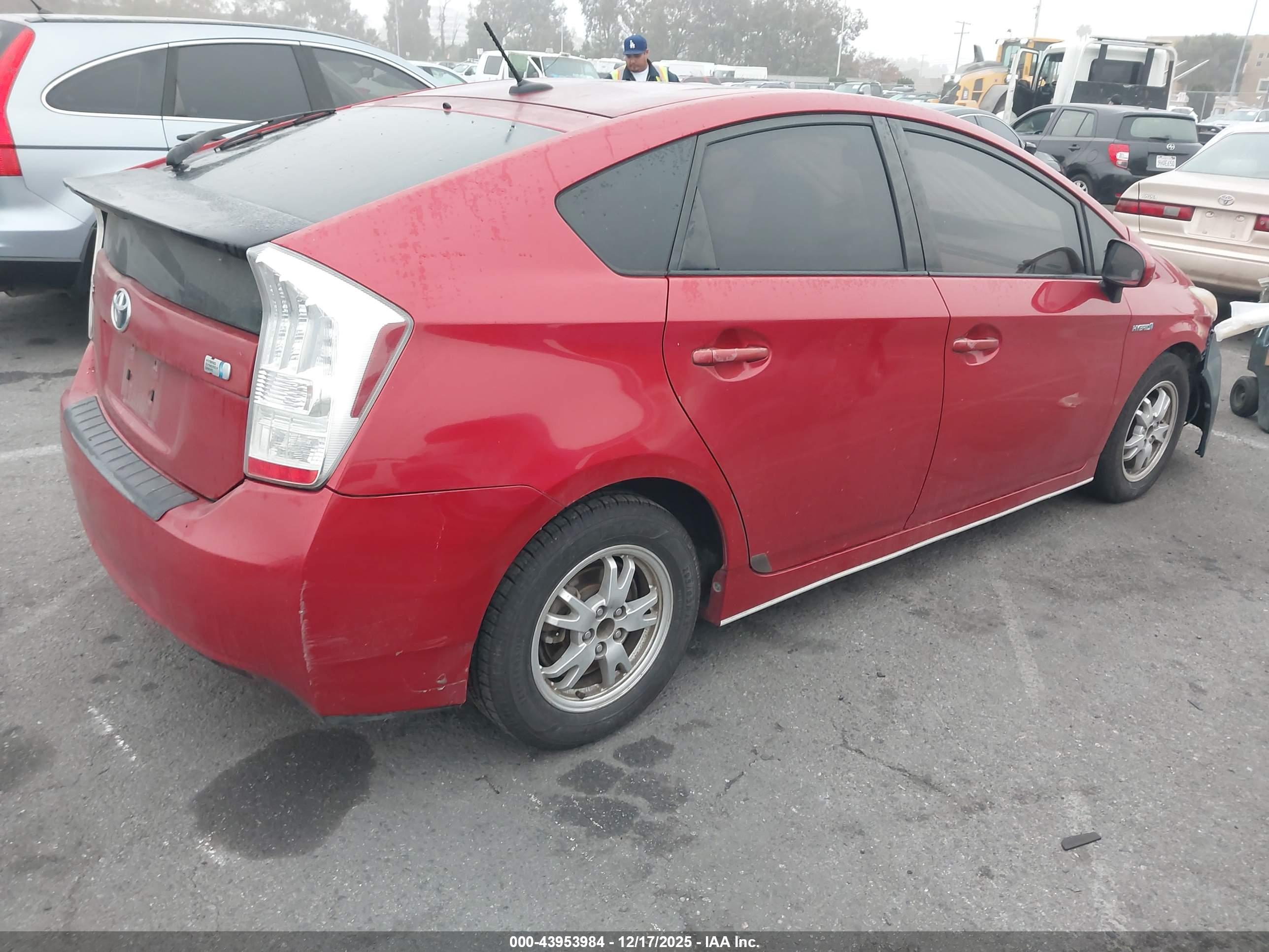 TOYOTA PRIUS image 4