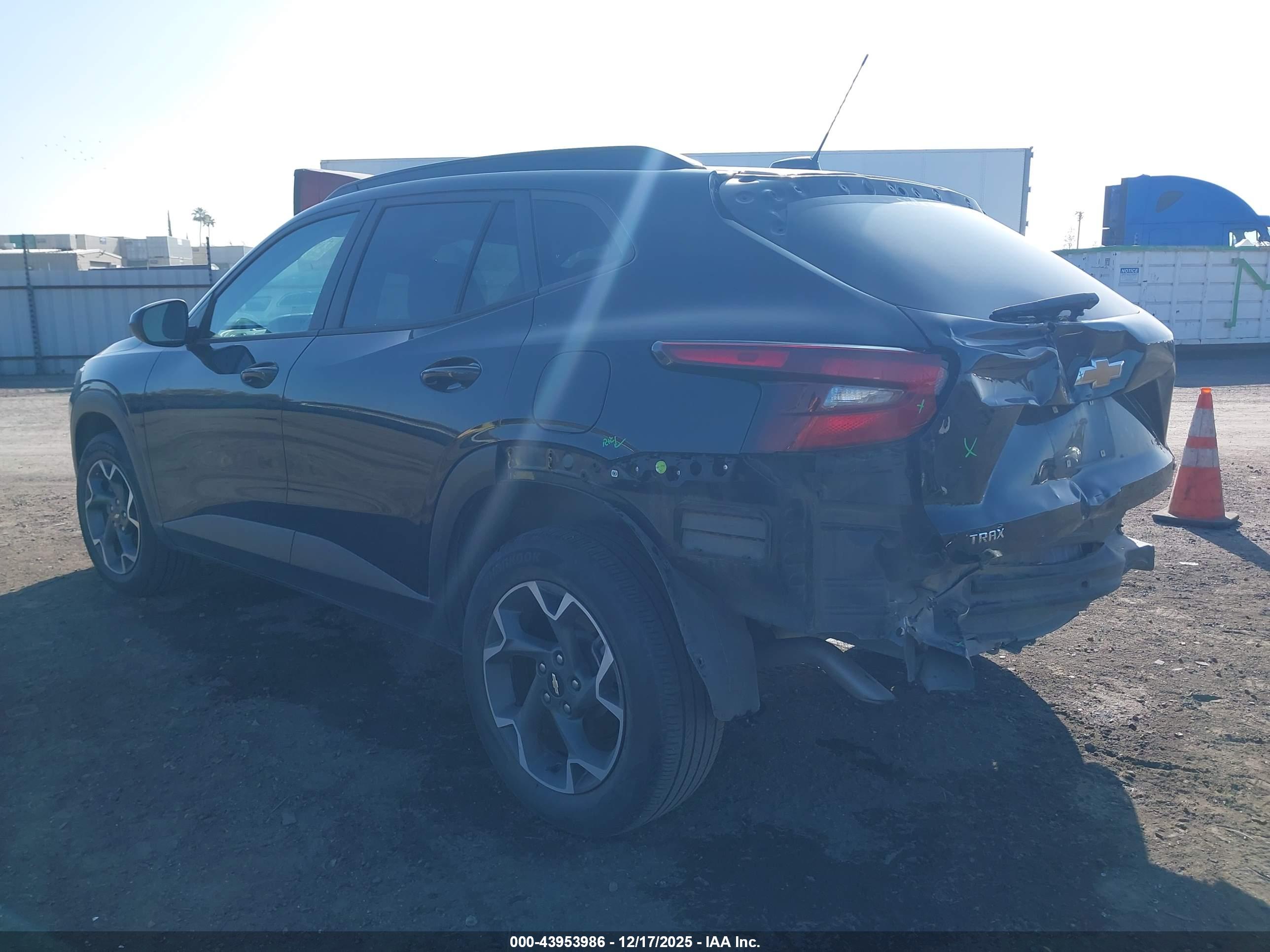 CHEVROLET TRAX image 3