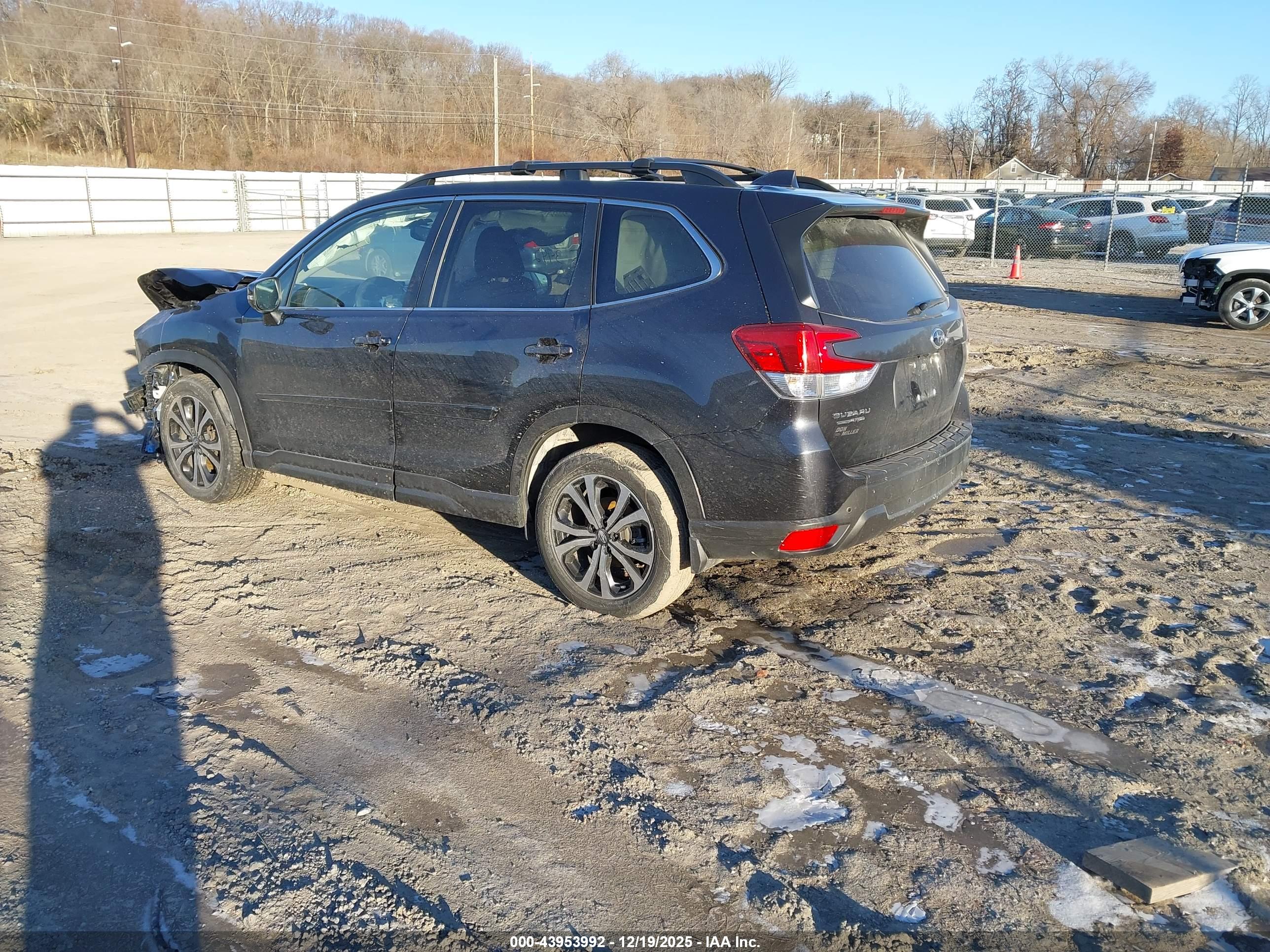 SUBARU FORESTER image 3