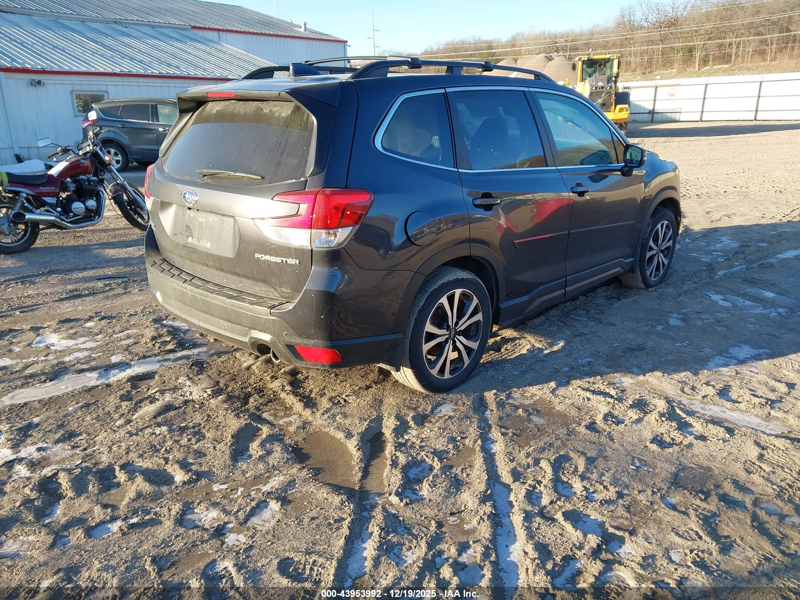SUBARU FORESTER image 4