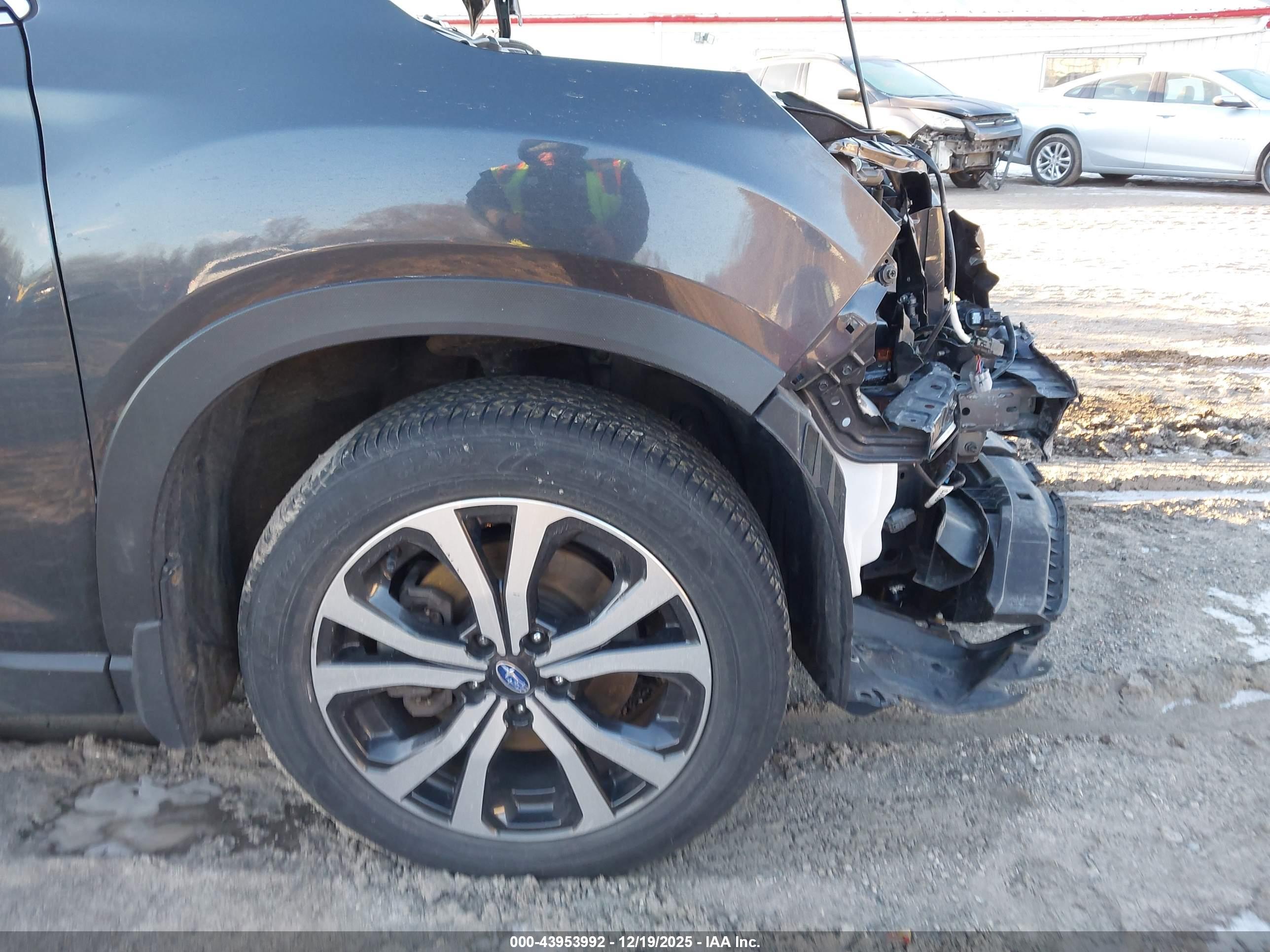 SUBARU FORESTER image 6