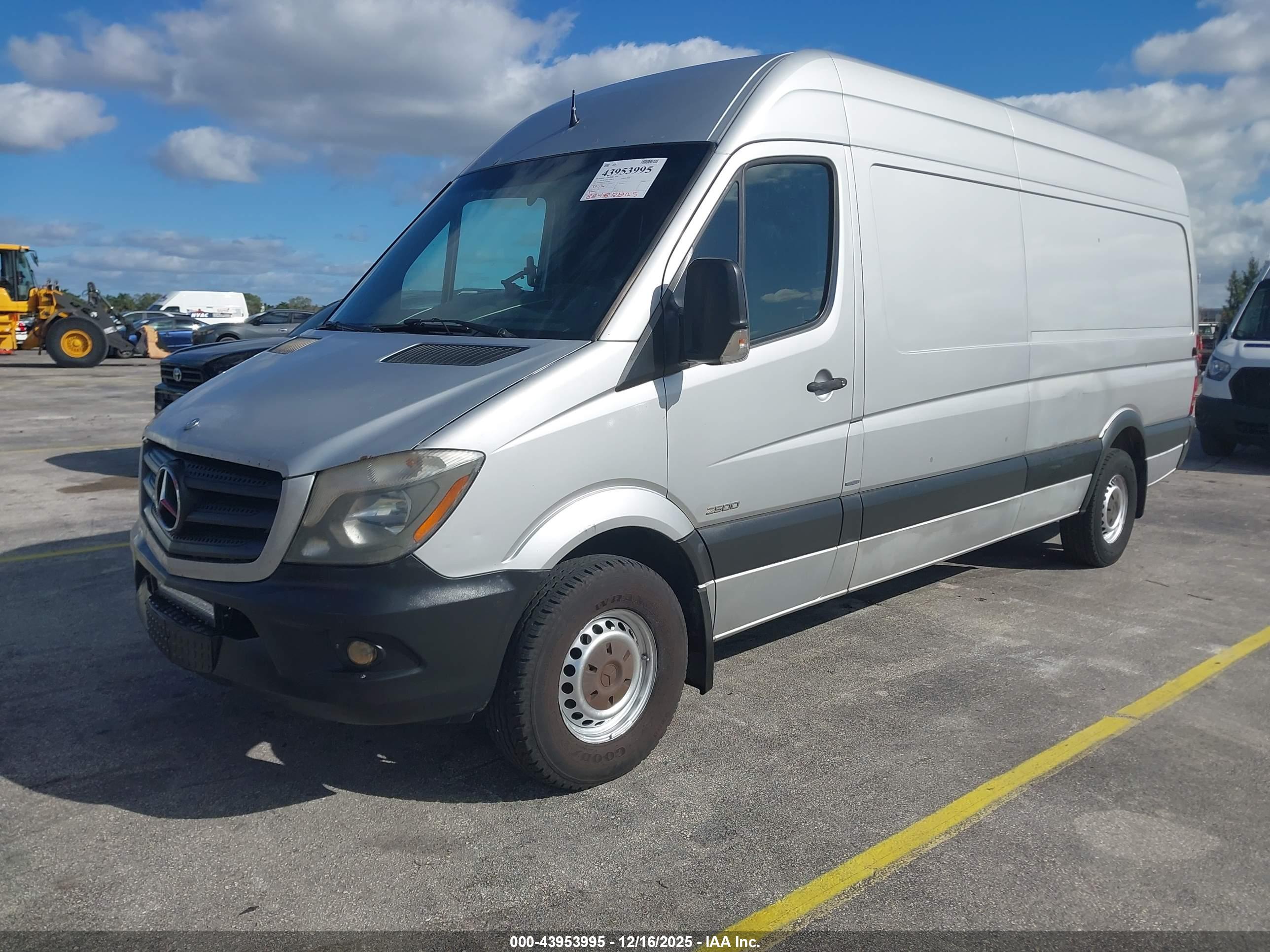 MERCEDES-BENZ SPRINTER image 2