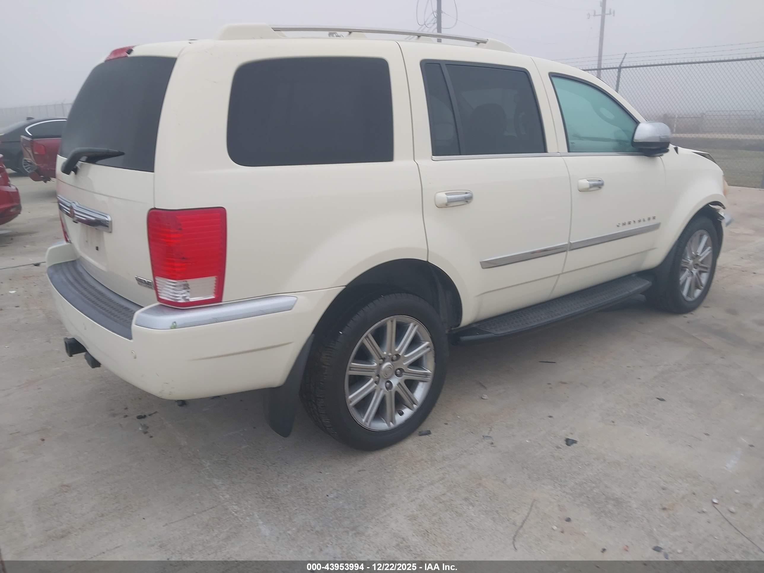 CHRYSLER ASPEN image 4