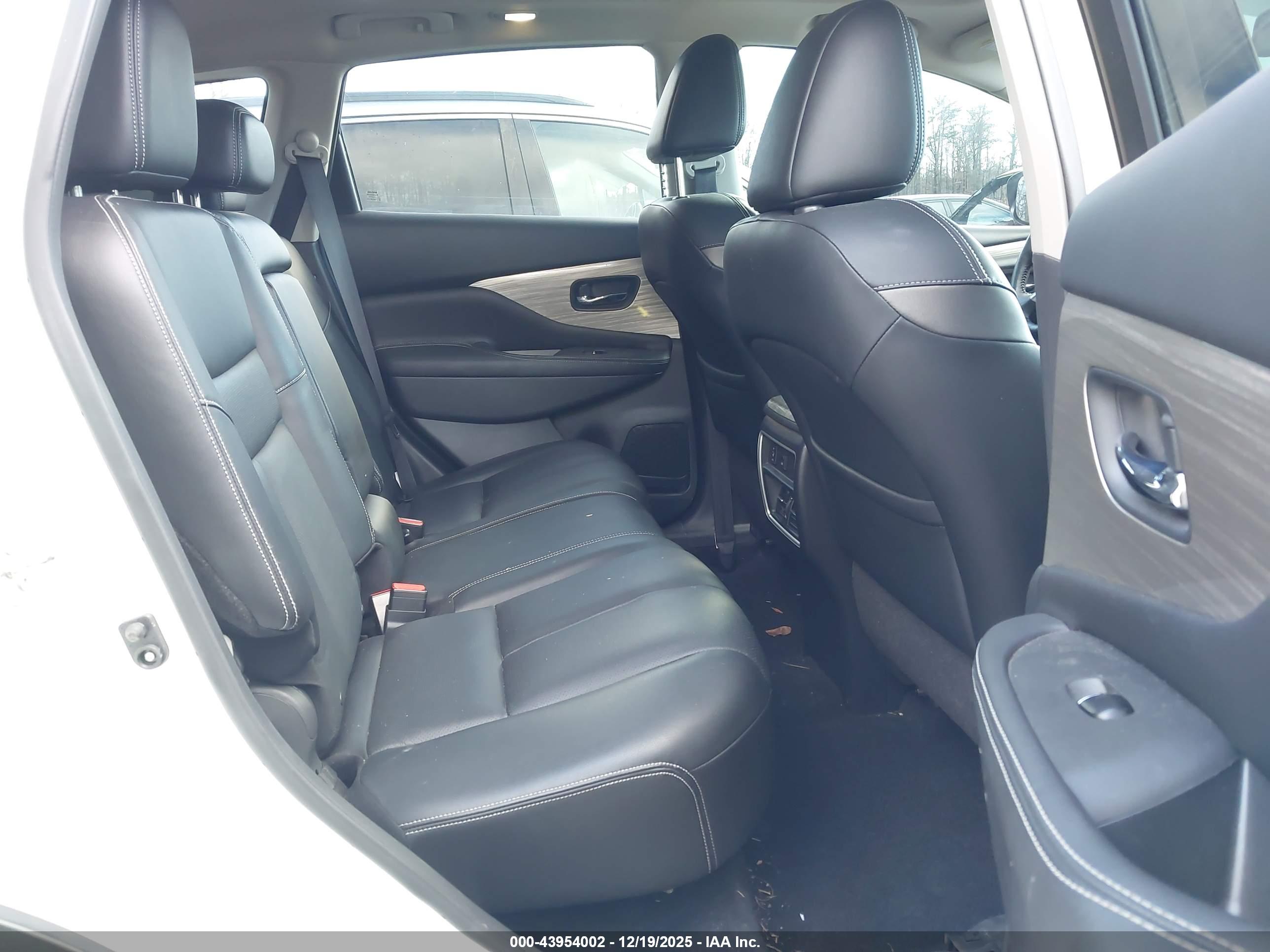 NISSAN MURANO image 8