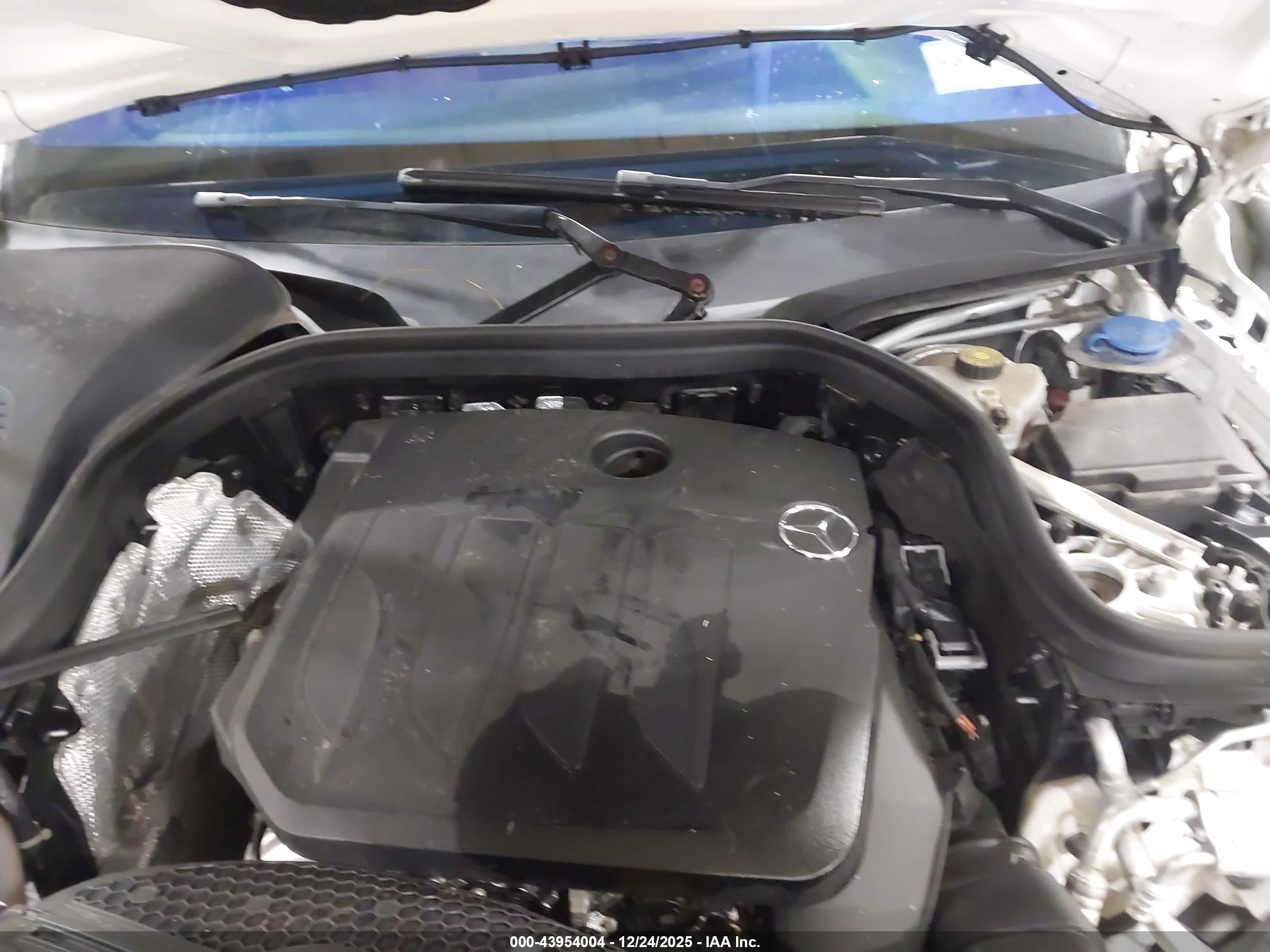 MERCEDES-BENZ GLC image 10