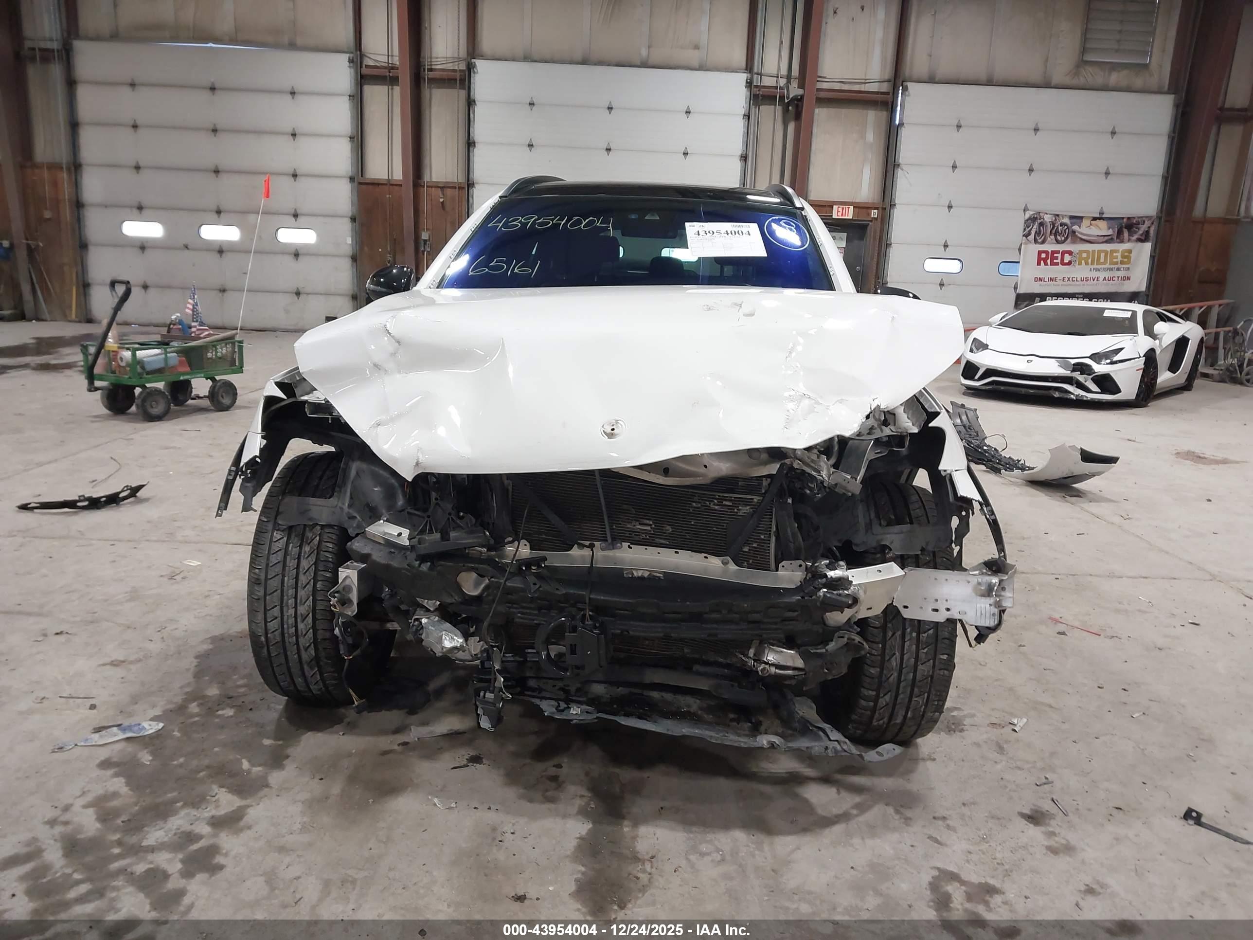 MERCEDES-BENZ GLC image 6