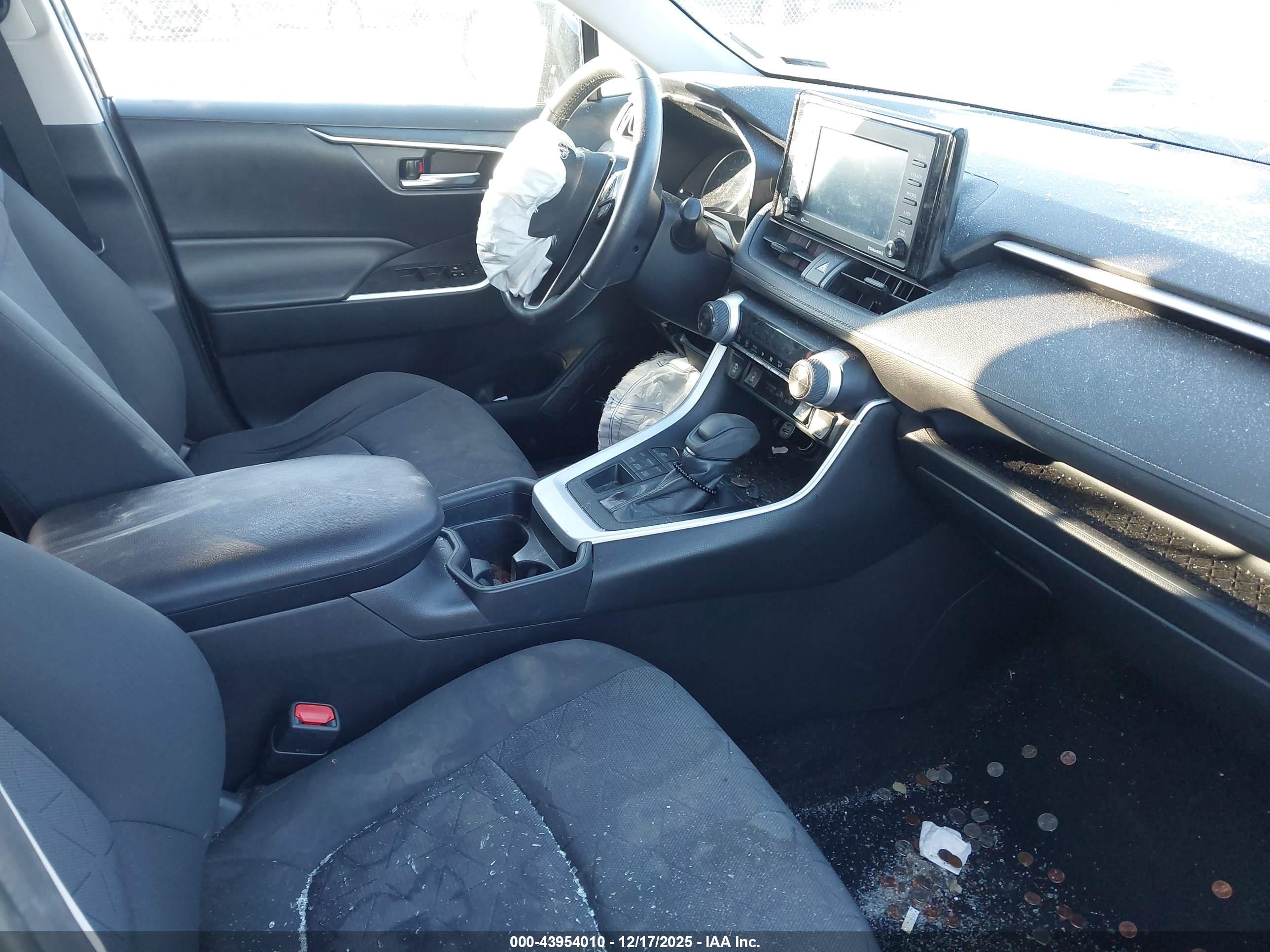 TOYOTA RAV4 image 5