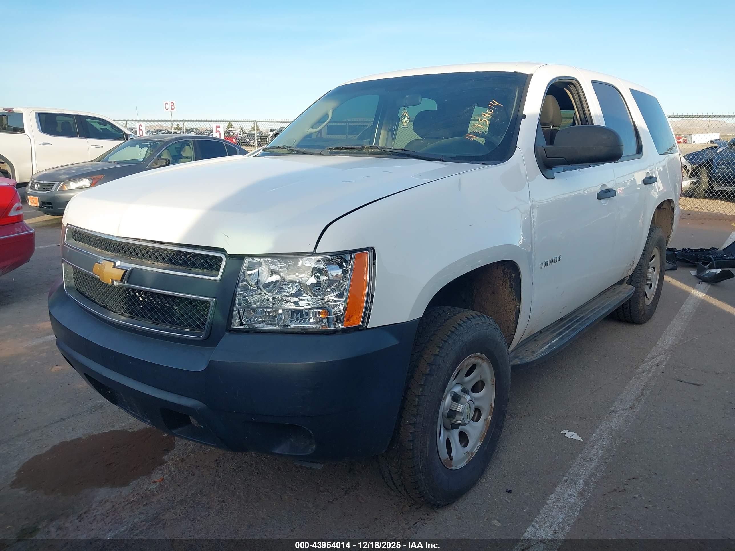CHEVROLET TAHOE image 2