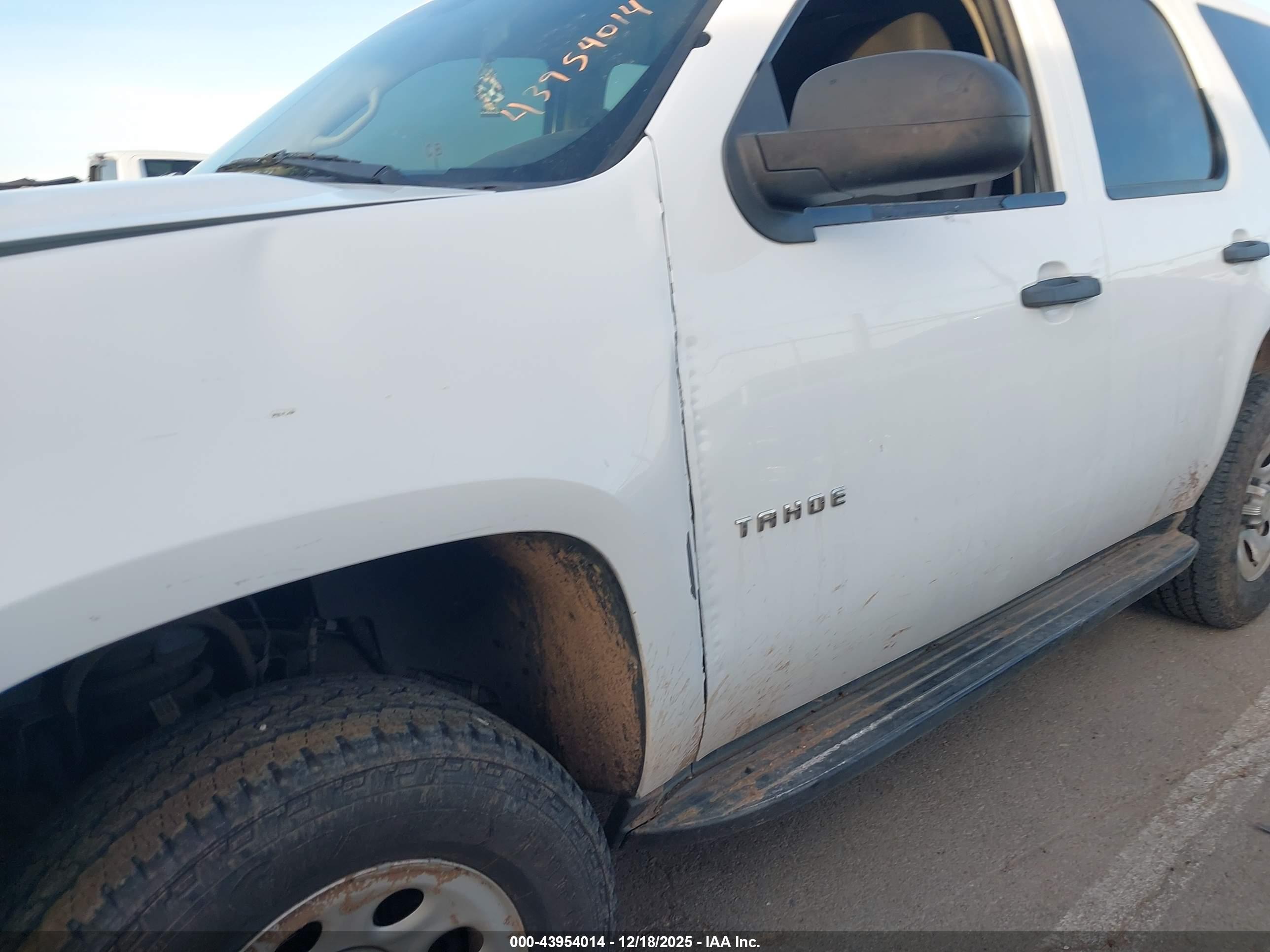 CHEVROLET TAHOE image 6