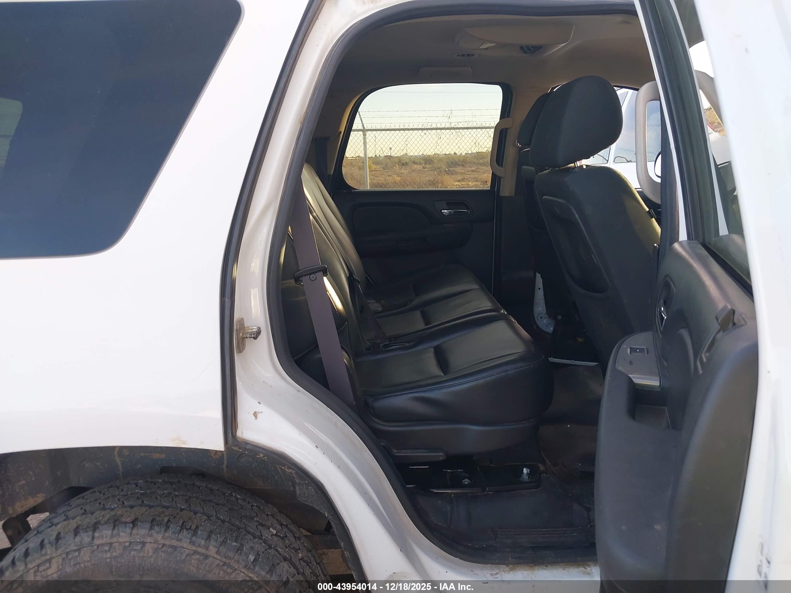 CHEVROLET TAHOE image 8
