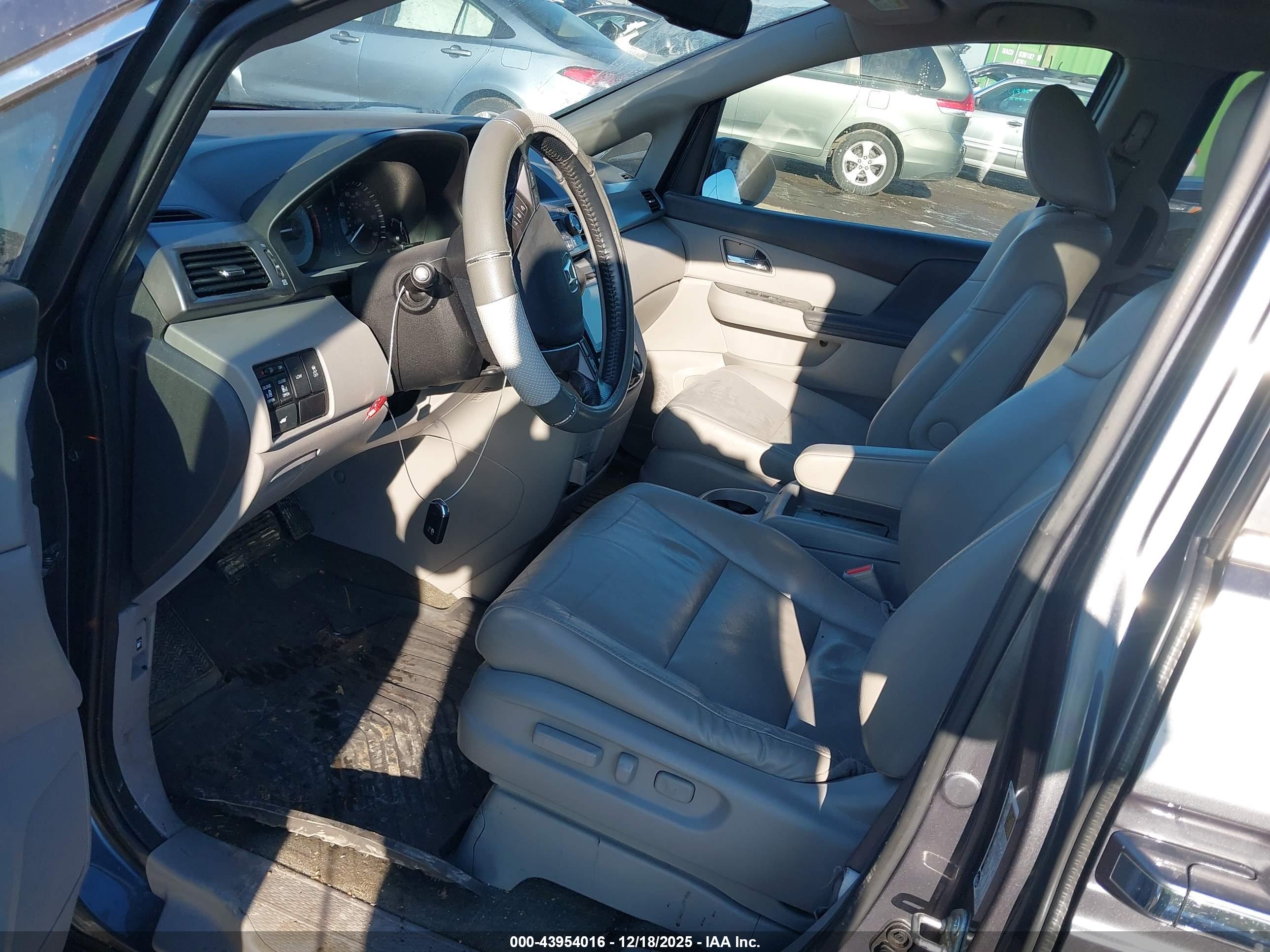 HONDA ODYSSEY image 5