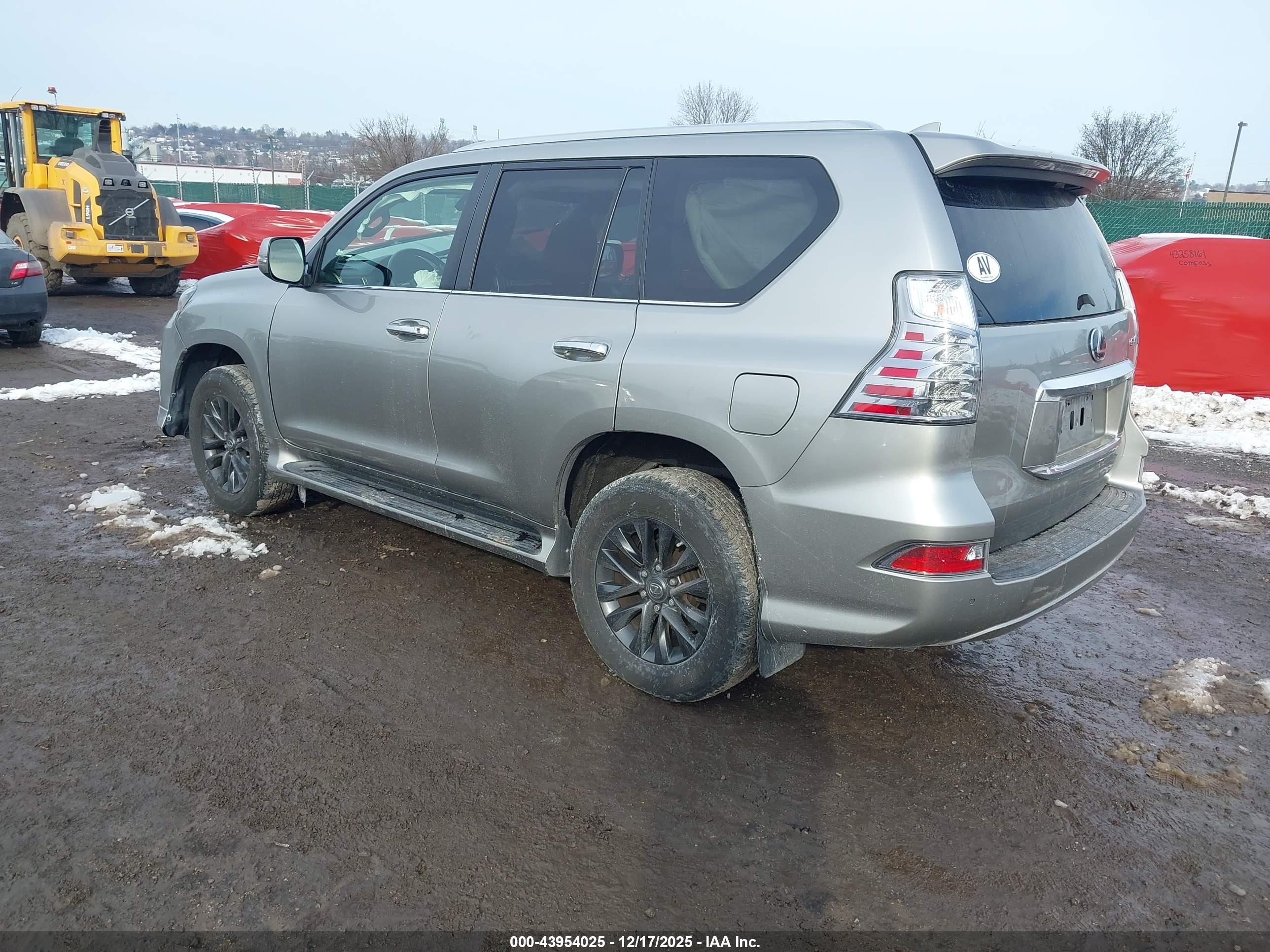 LEXUS GX image 3