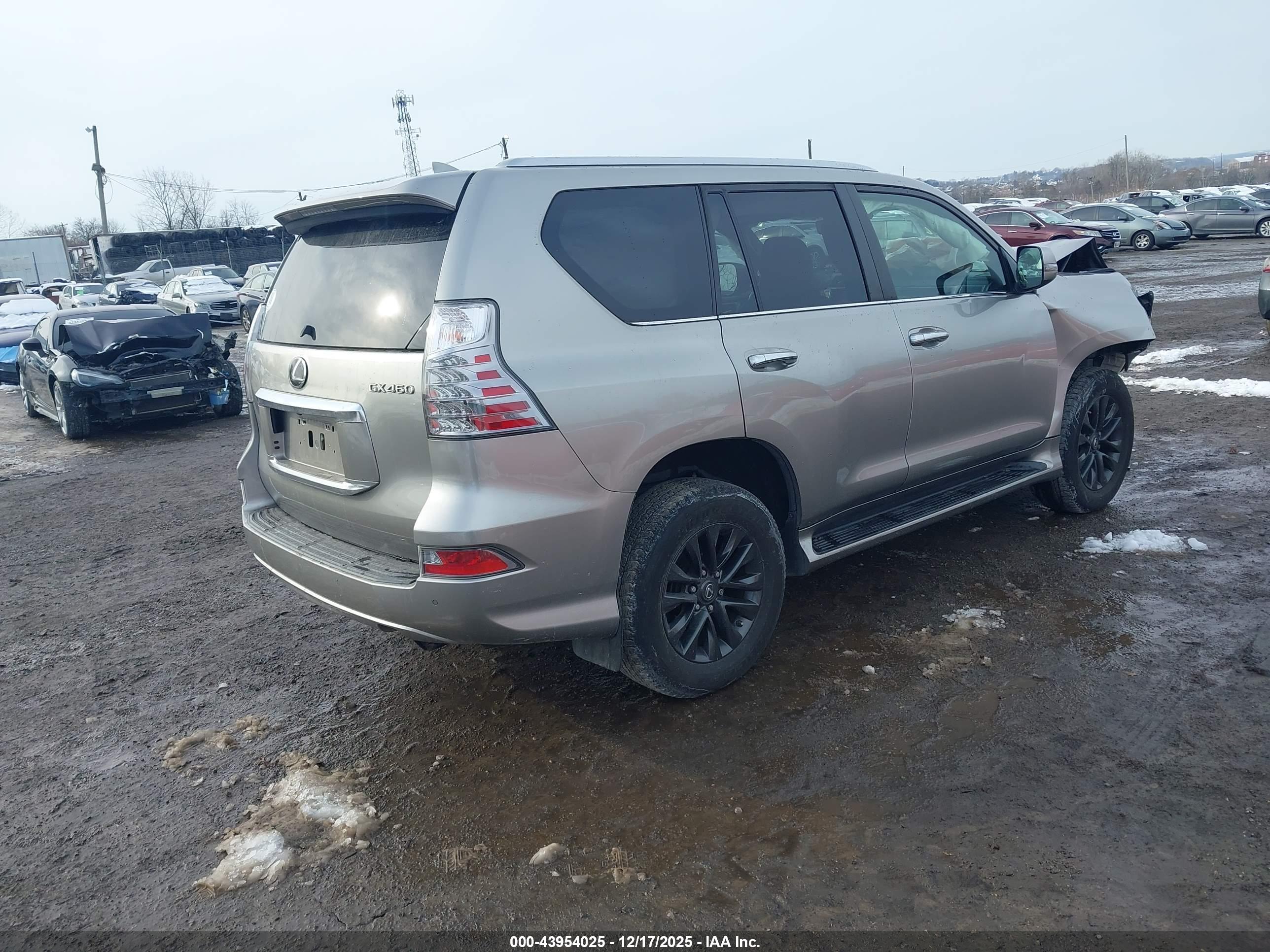 LEXUS GX image 4