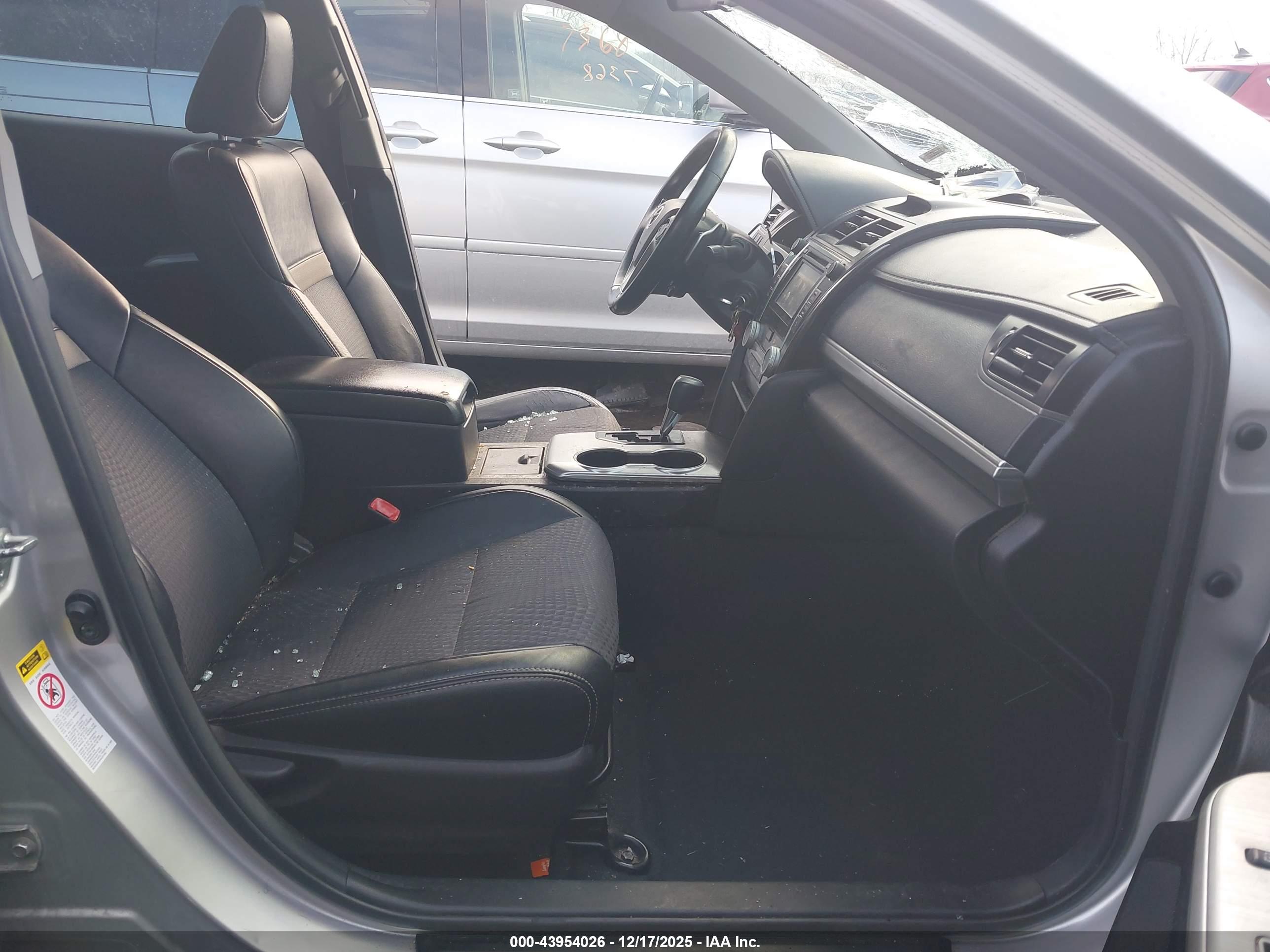 TOYOTA CAMRY image 5