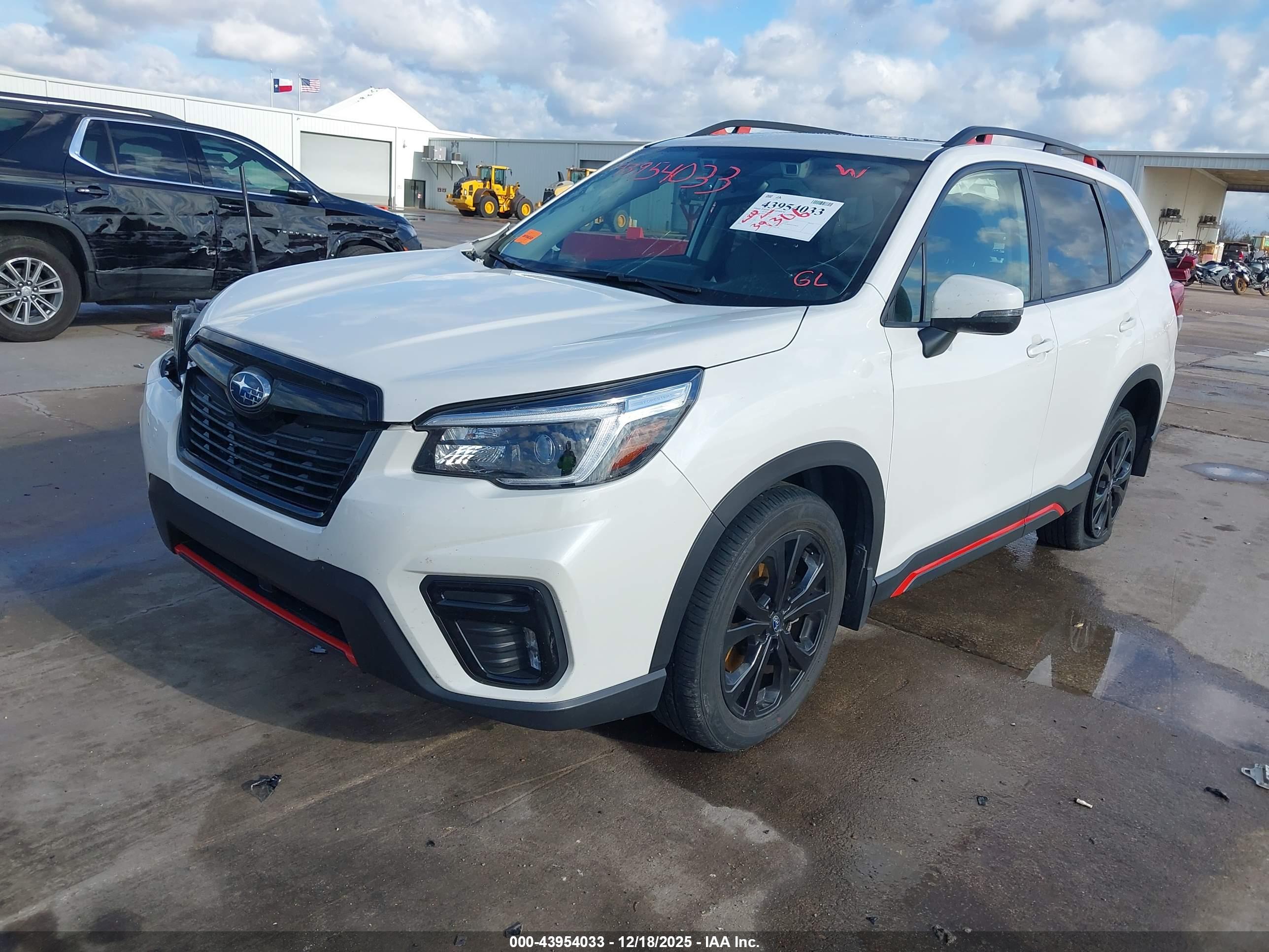 SUBARU FORESTER image 2