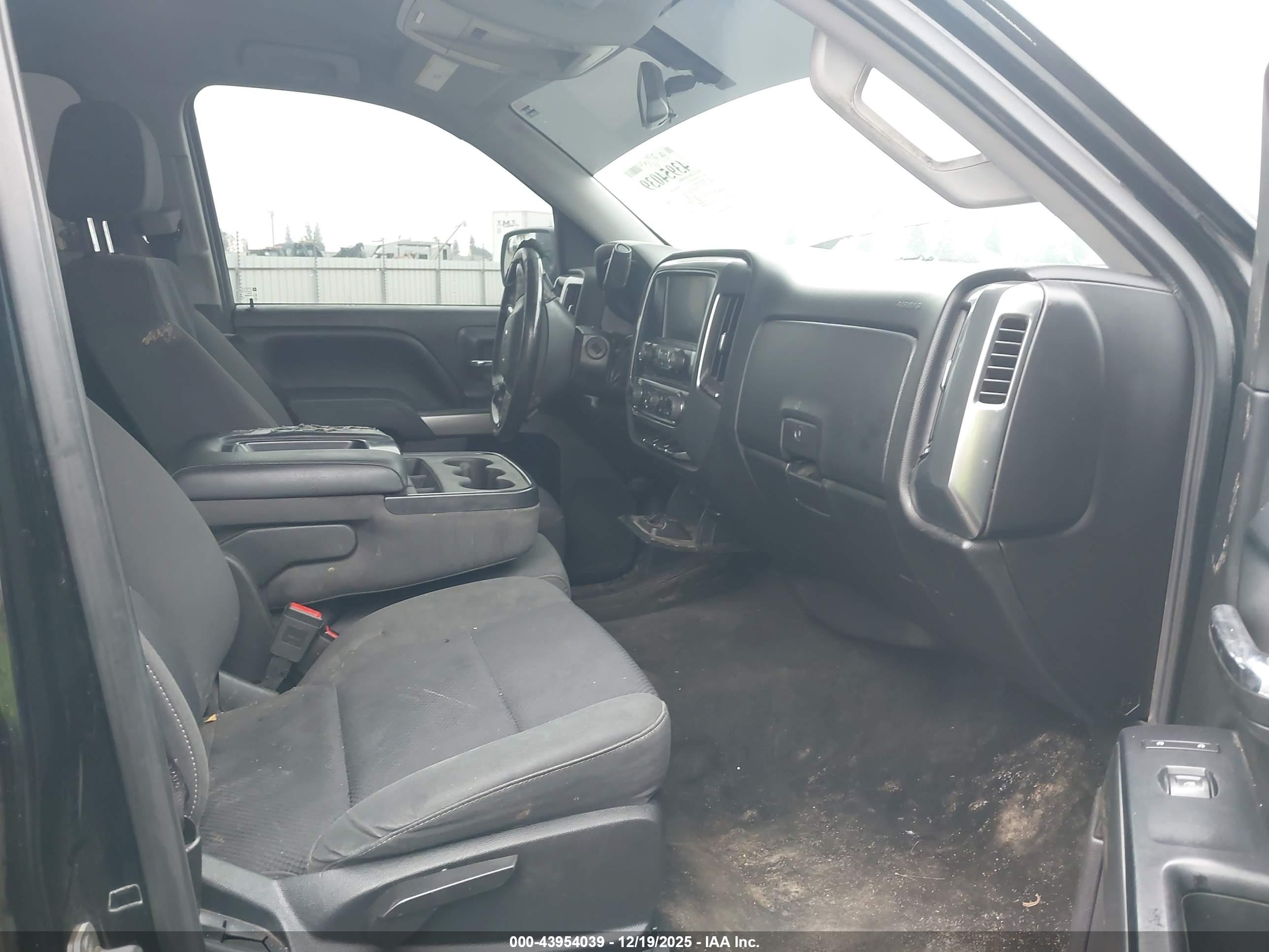 CHEVROLET SILVERADO image 5