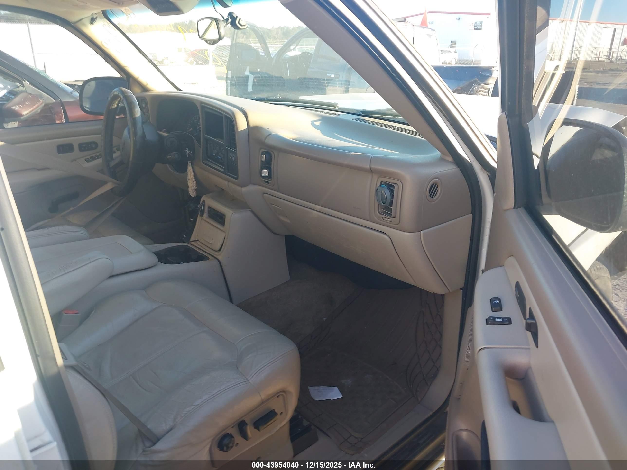 CHEVROLET TAHOE image 5