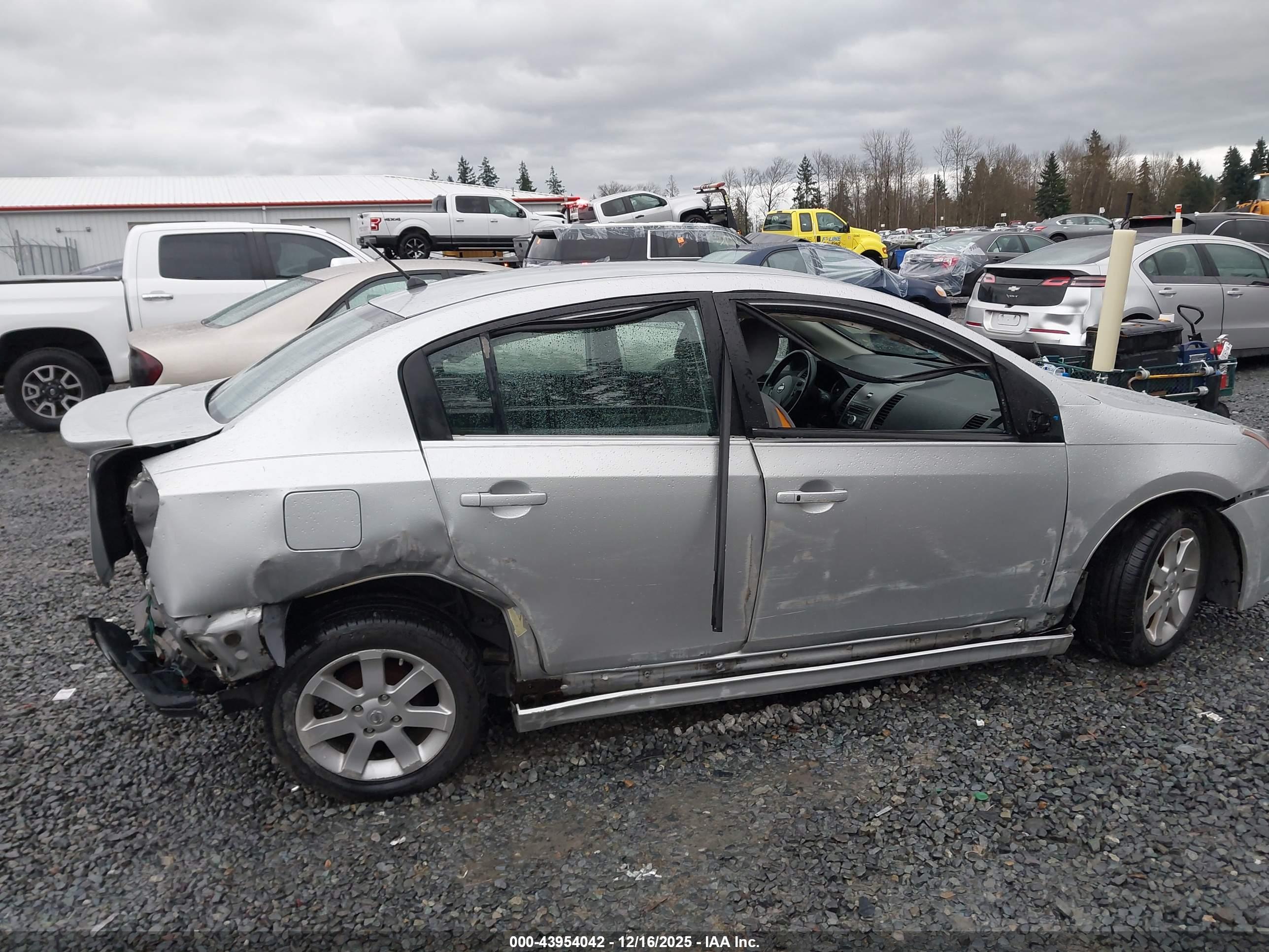 NISSAN SENTRA image 6