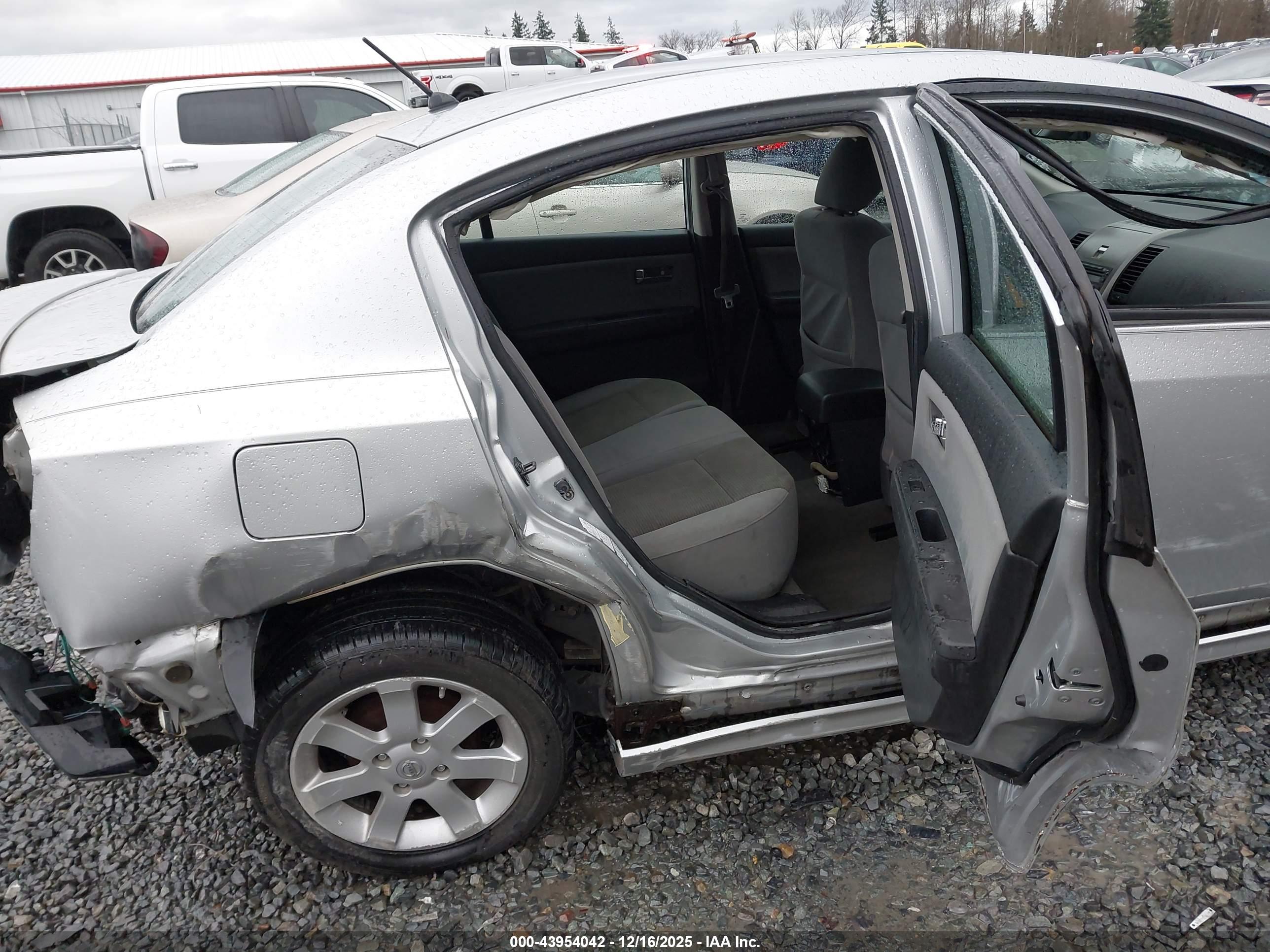 NISSAN SENTRA image 8