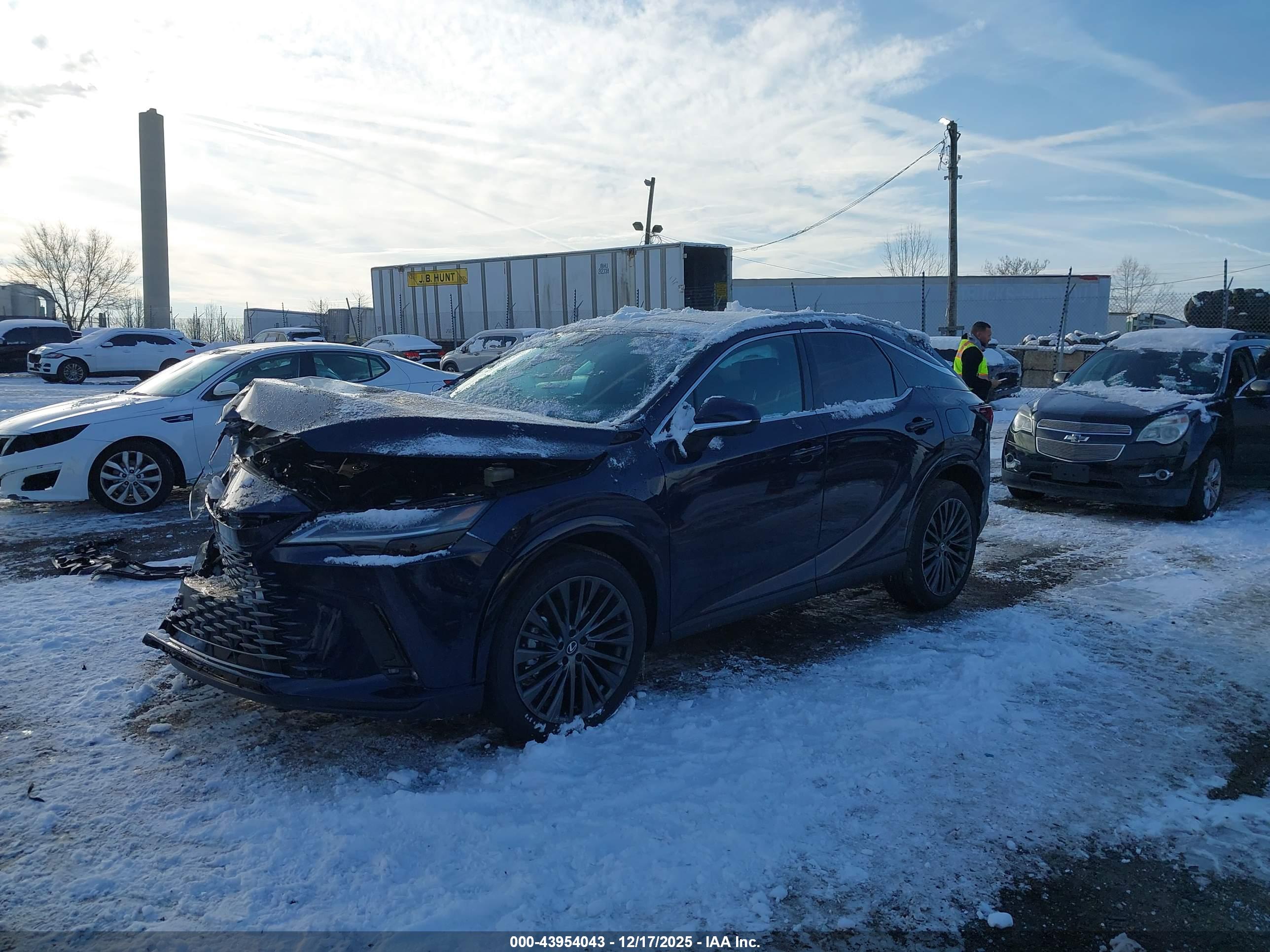 LEXUS RX image 2