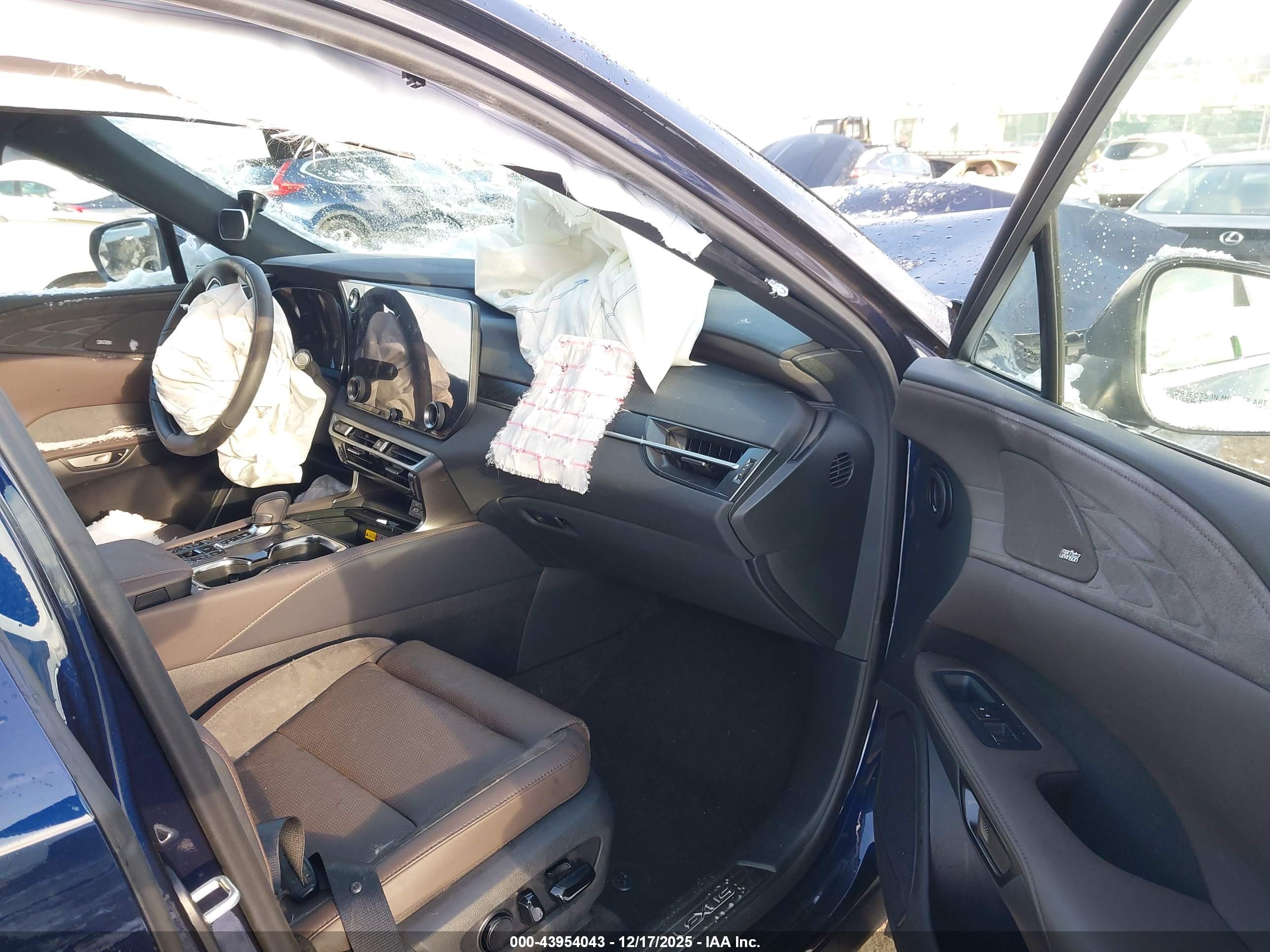 LEXUS RX image 5
