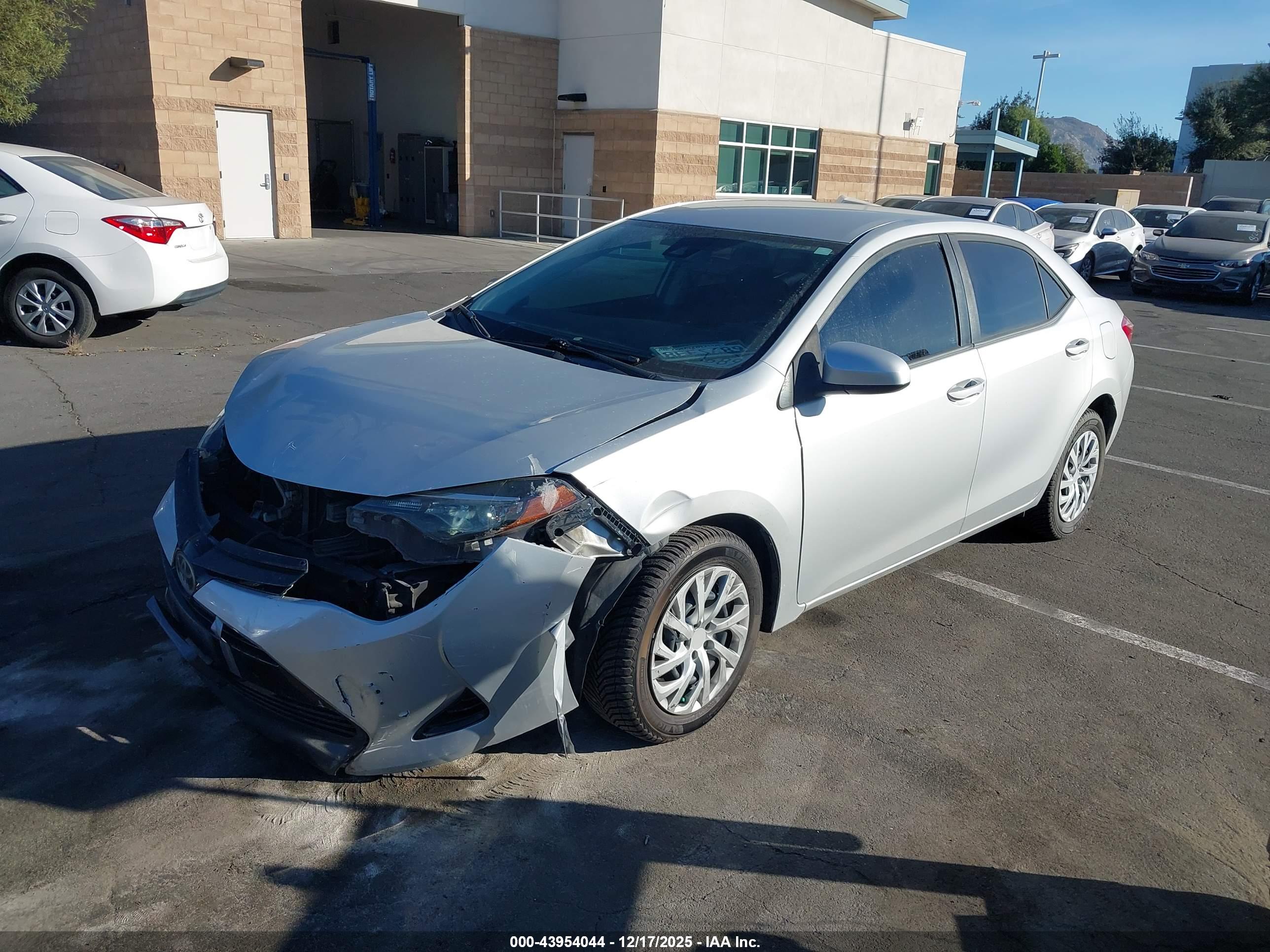 TOYOTA COROLLA image 2