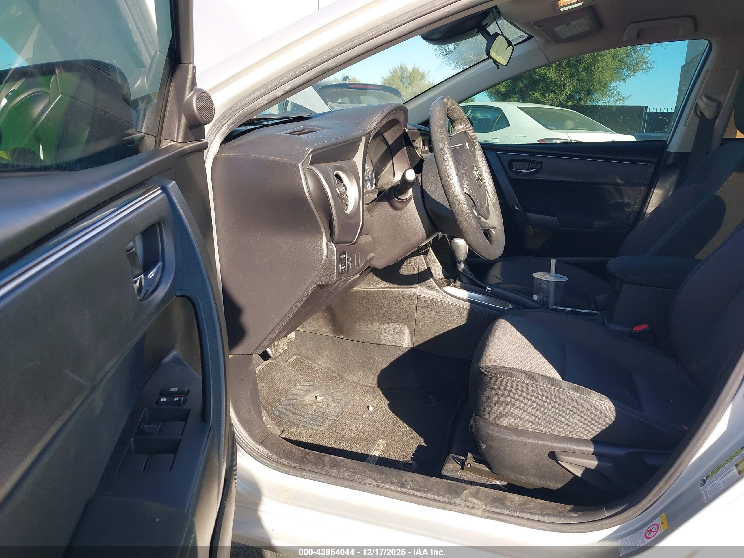 TOYOTA COROLLA image 5