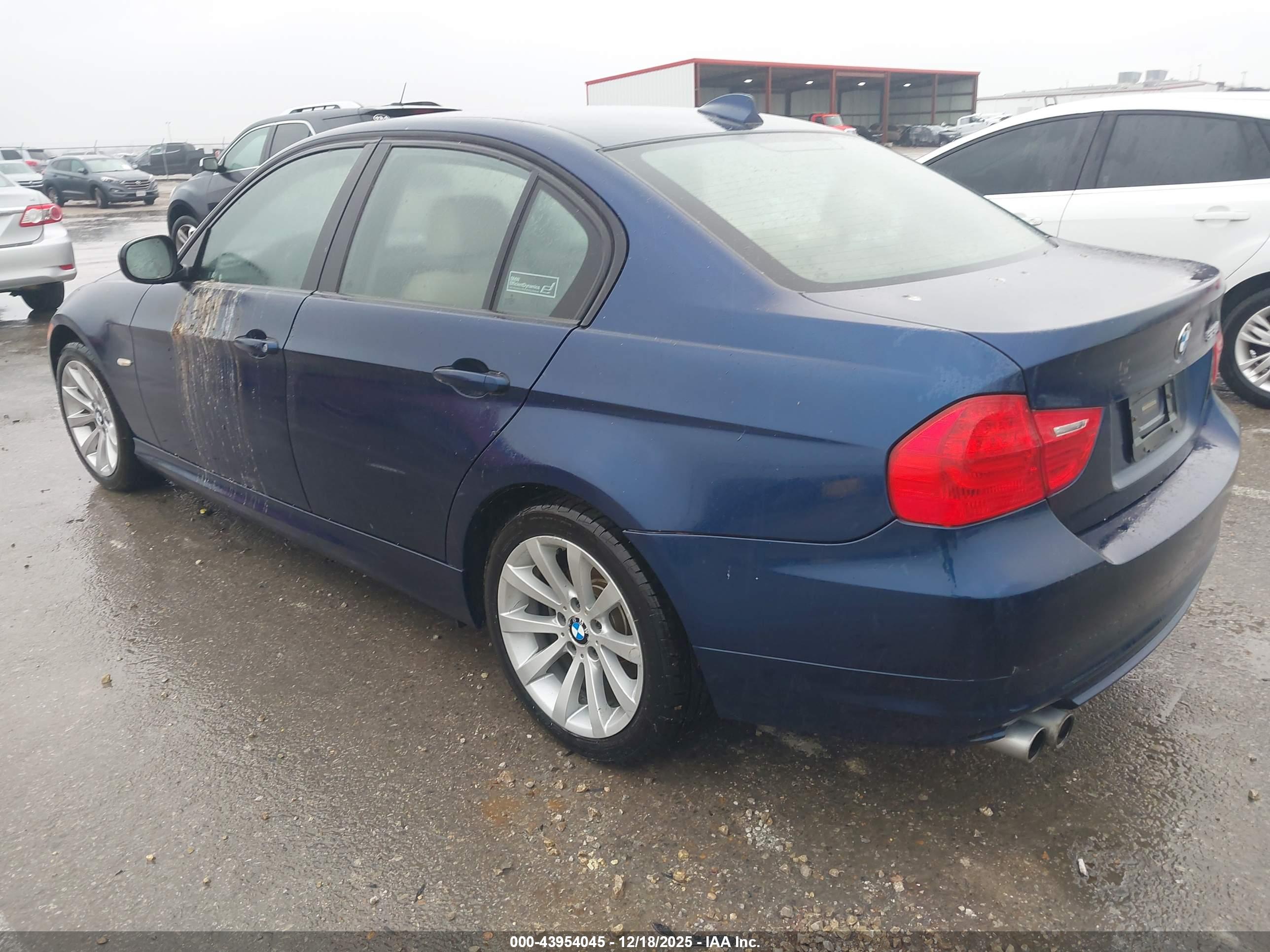 BMW 328I image 3