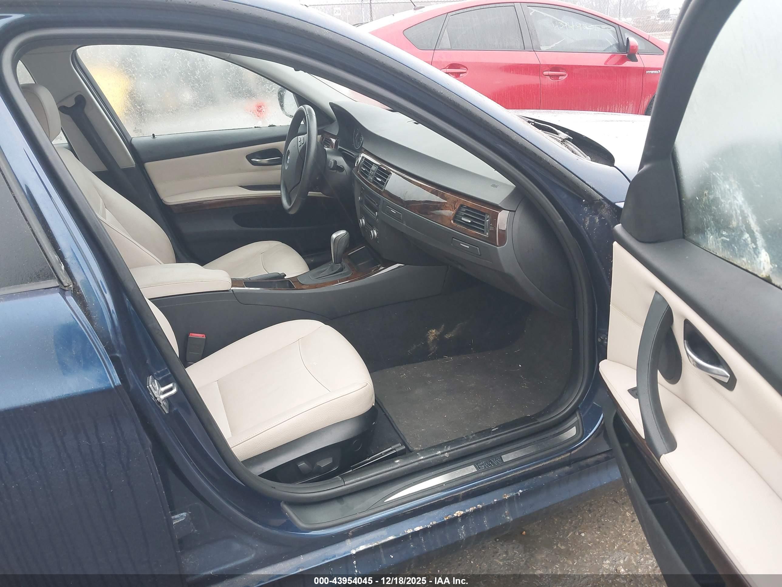 BMW 328I image 5