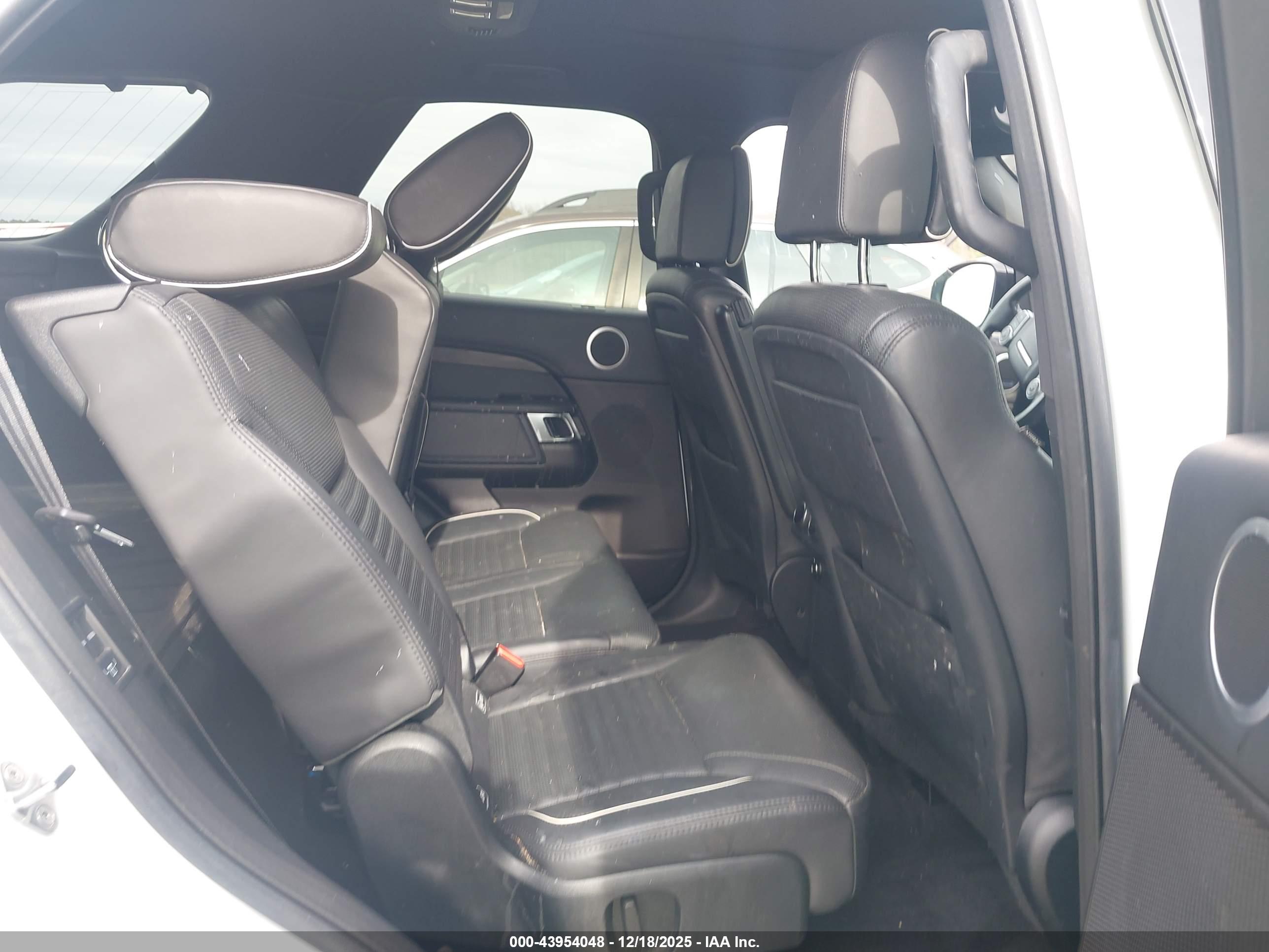 LAND ROVER image 8