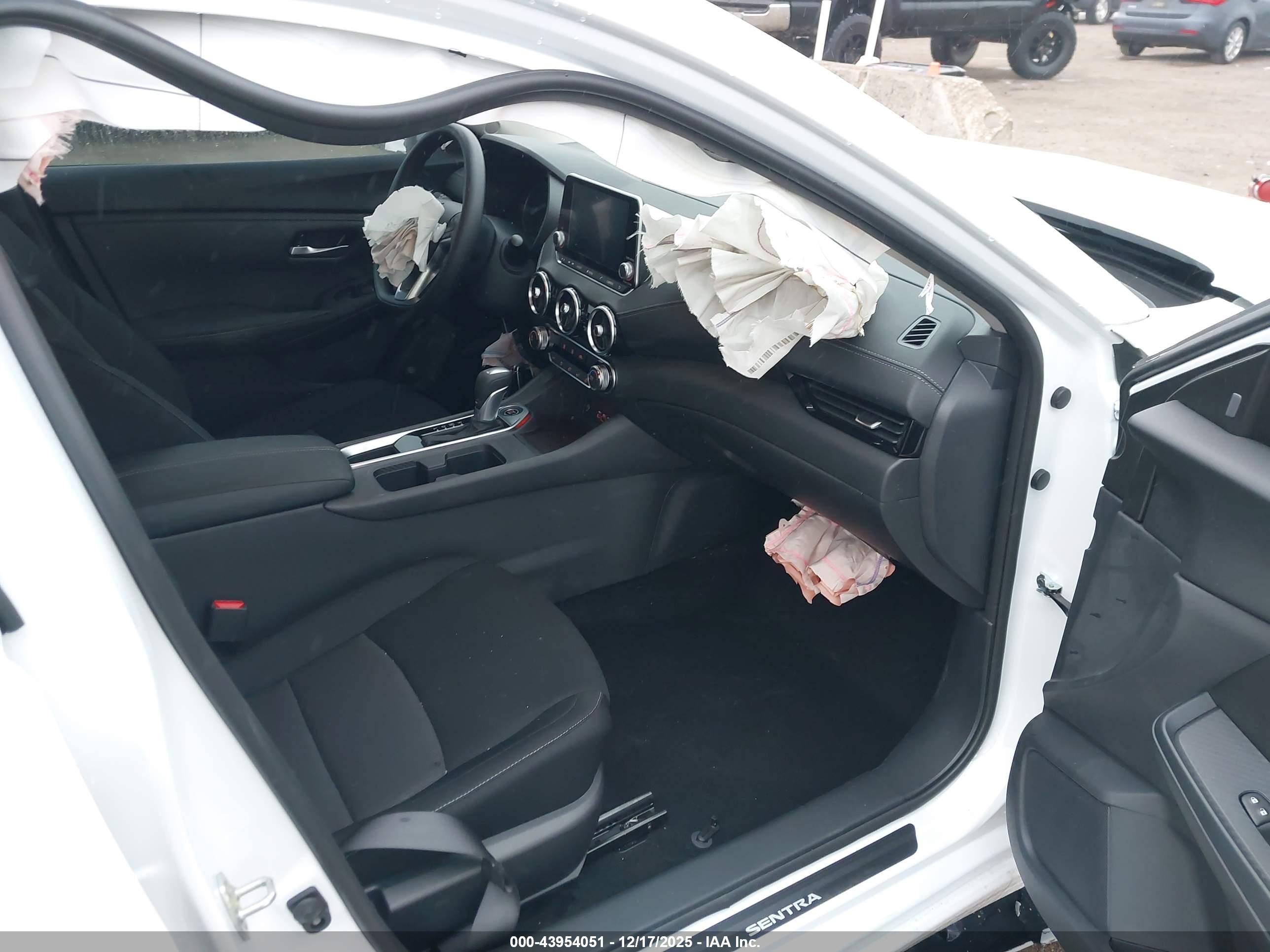 NISSAN SENTRA image 5