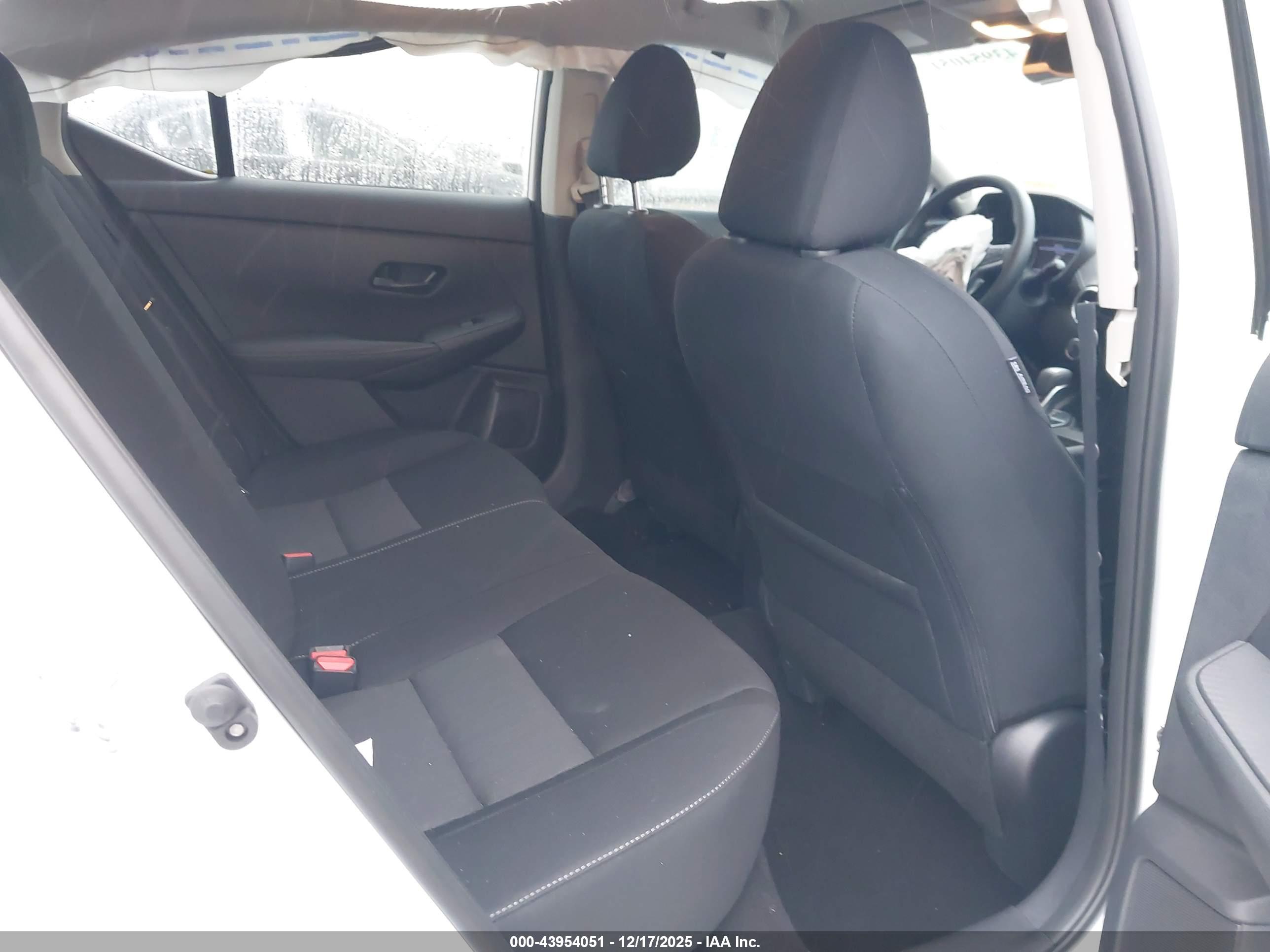 NISSAN SENTRA image 8