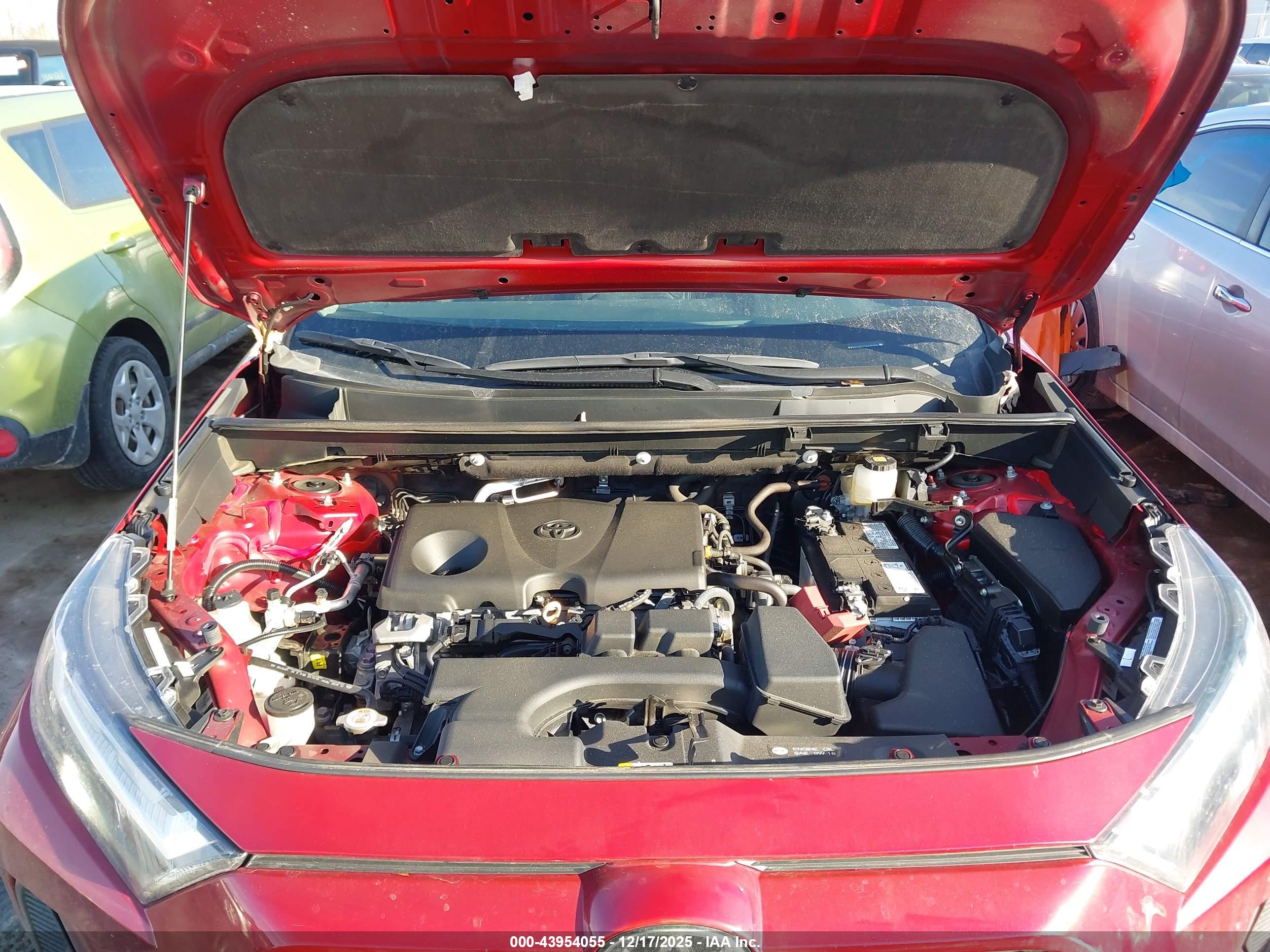 TOYOTA RAV4 image 10