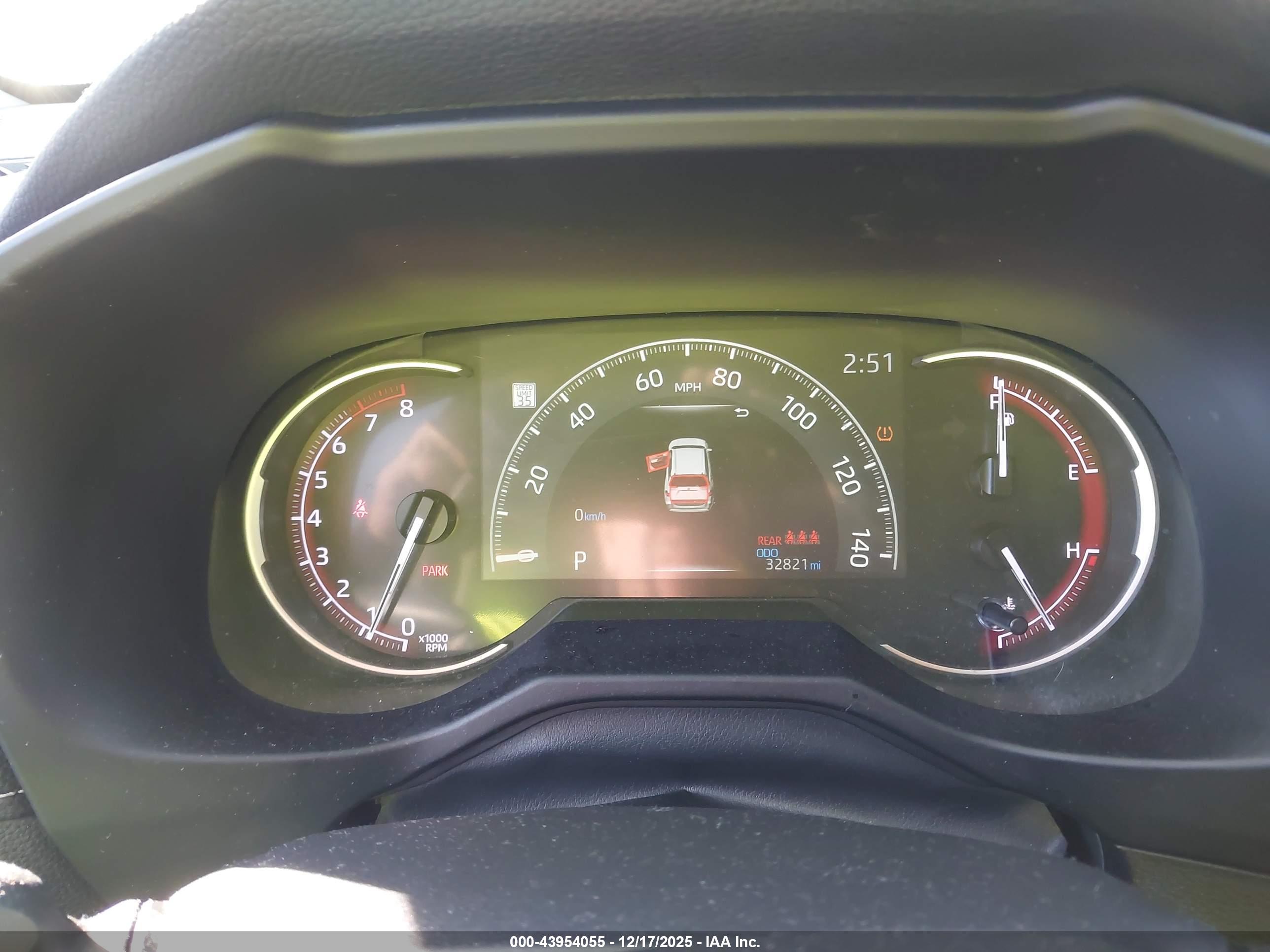 TOYOTA RAV4 image 7